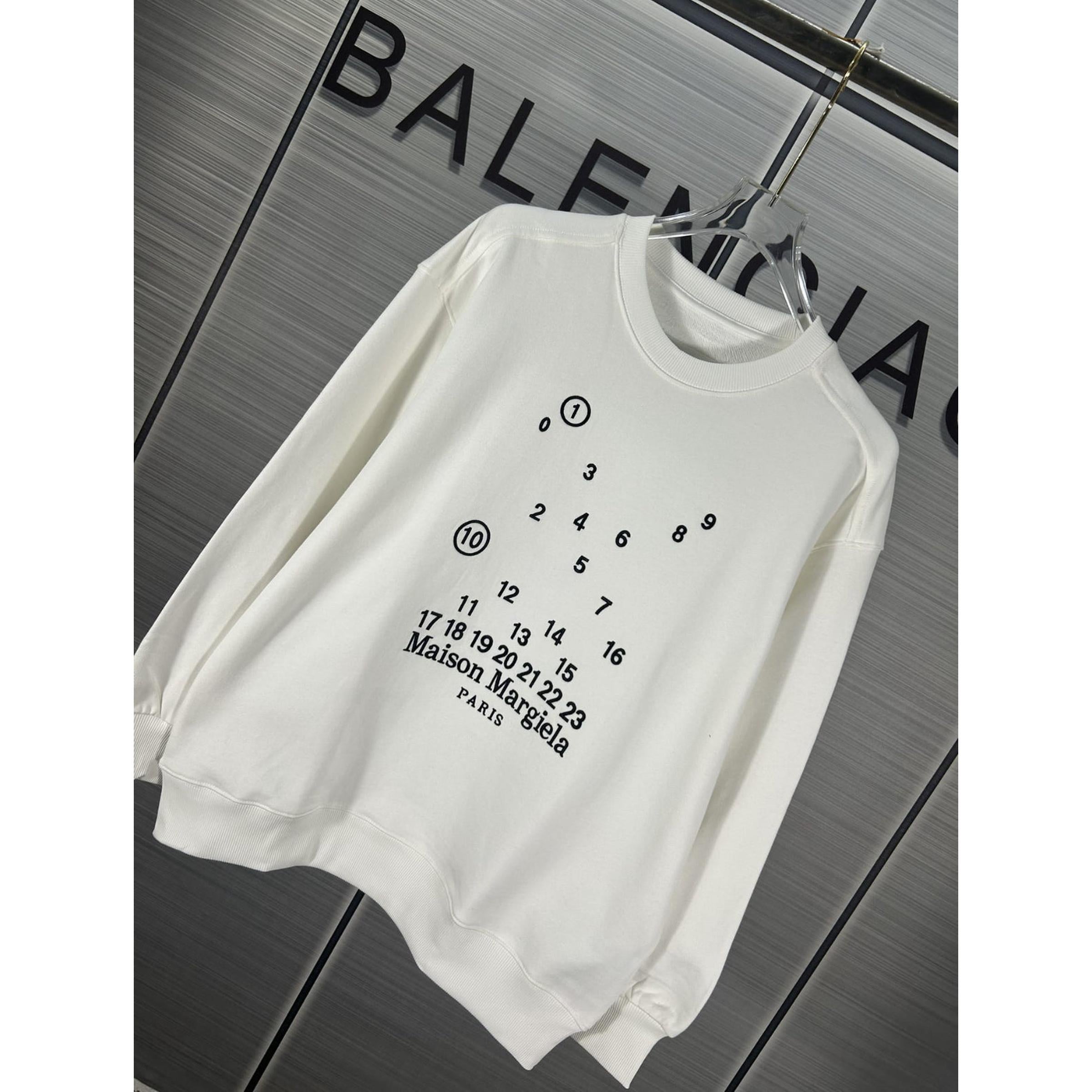 Prevelika bijela bluza