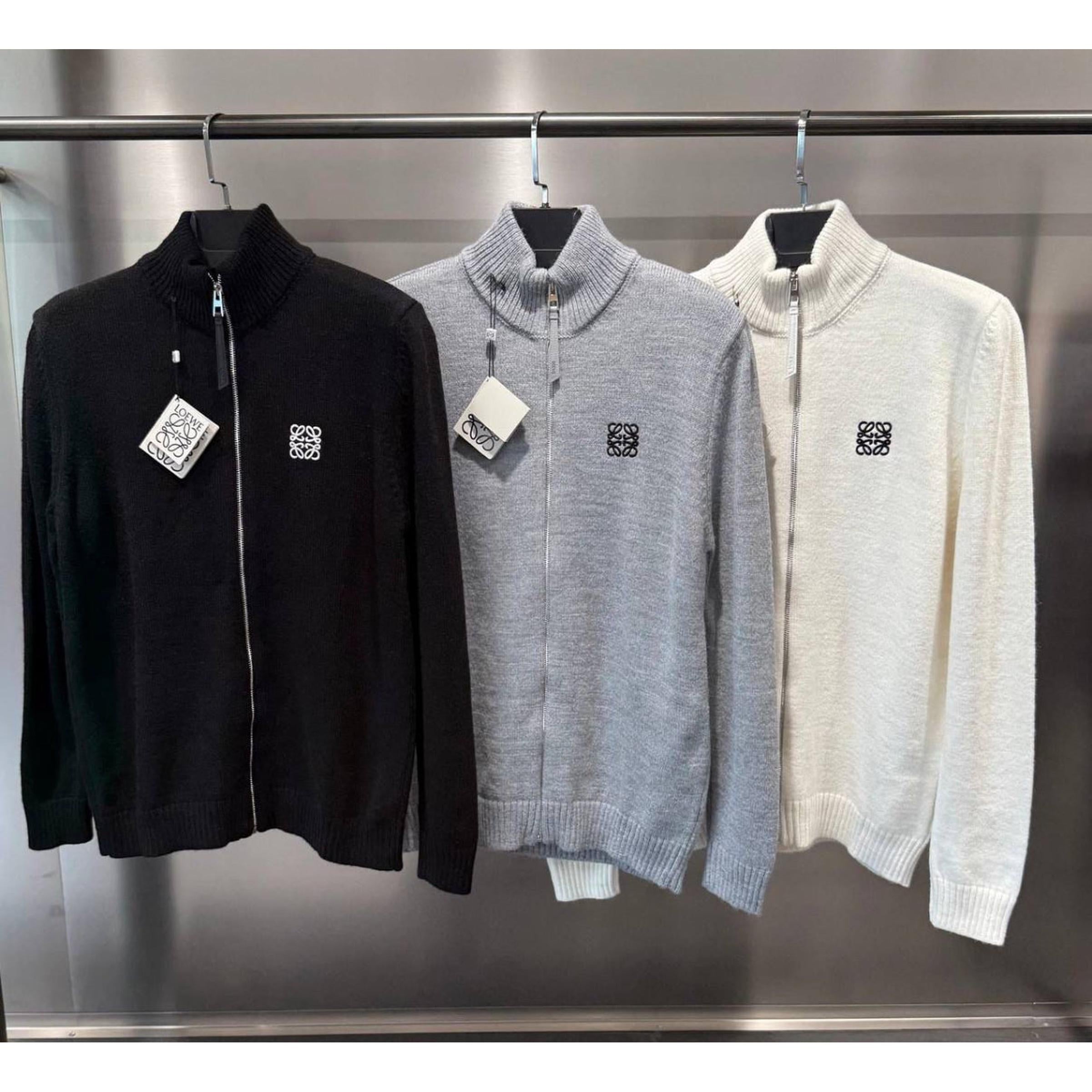 Crno-sivi pleteni džemper