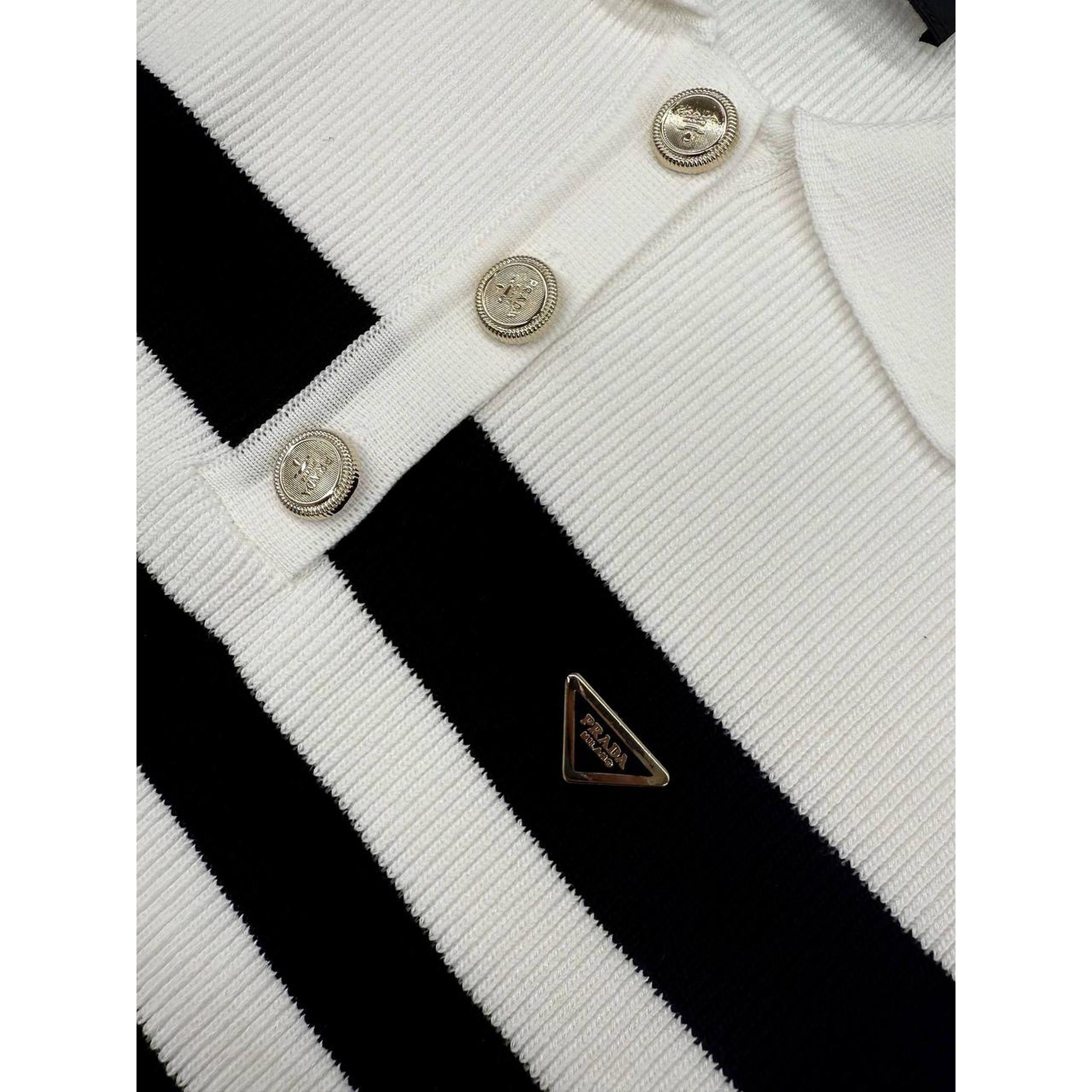 Women Knitted Top Vest in Black and White