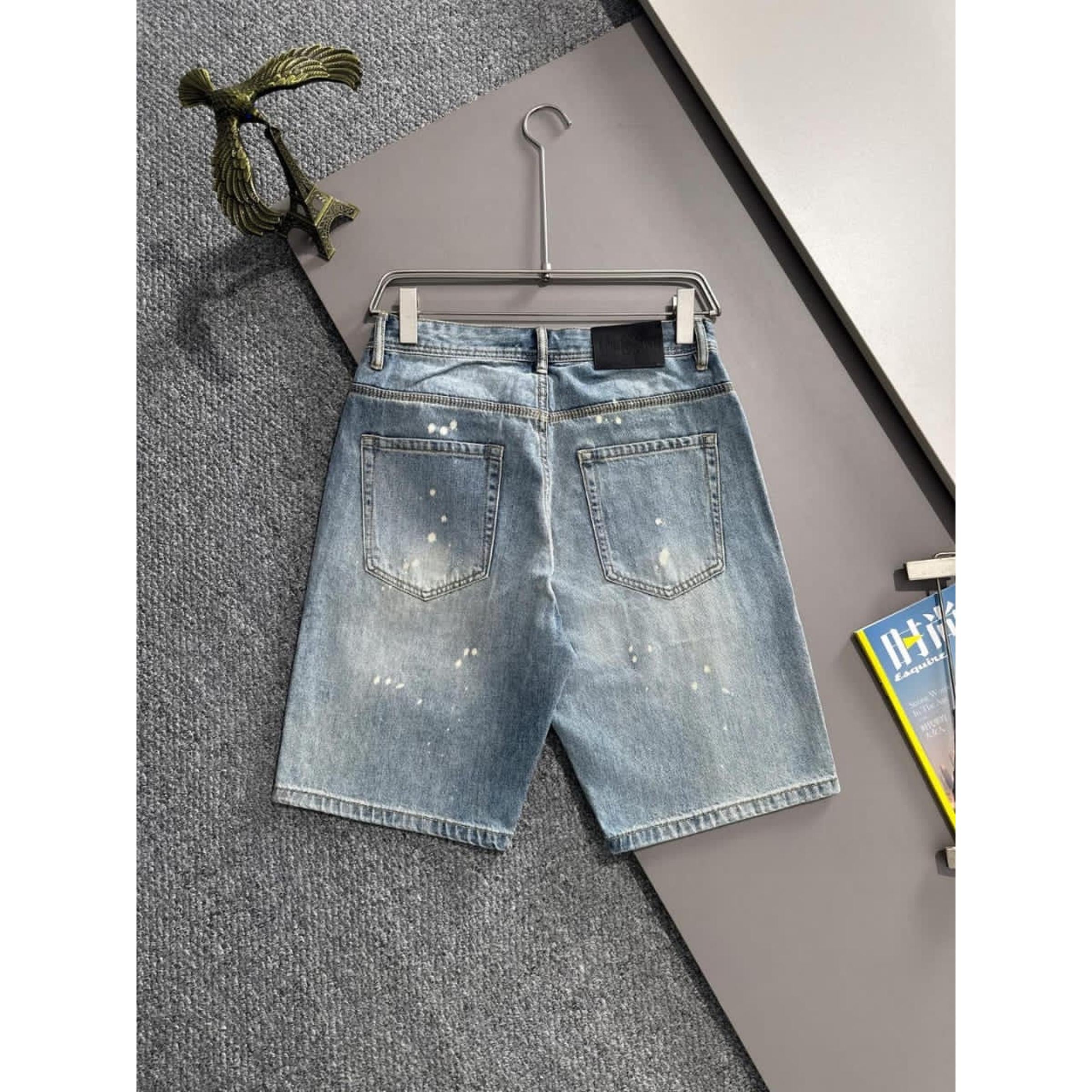 Svijetloplave traper kratke hlače s poderanim rubom