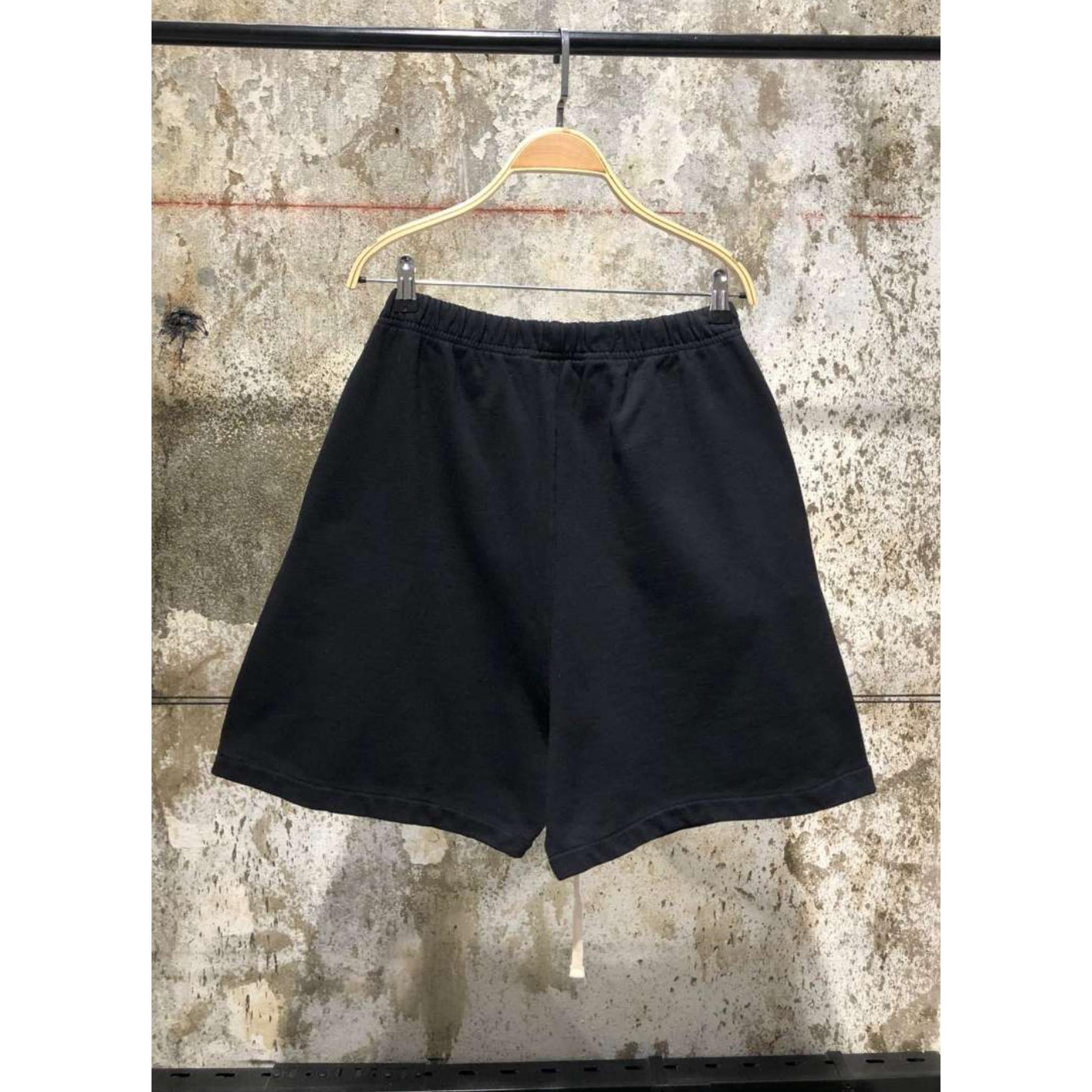 Černé bavlněné kraťasy