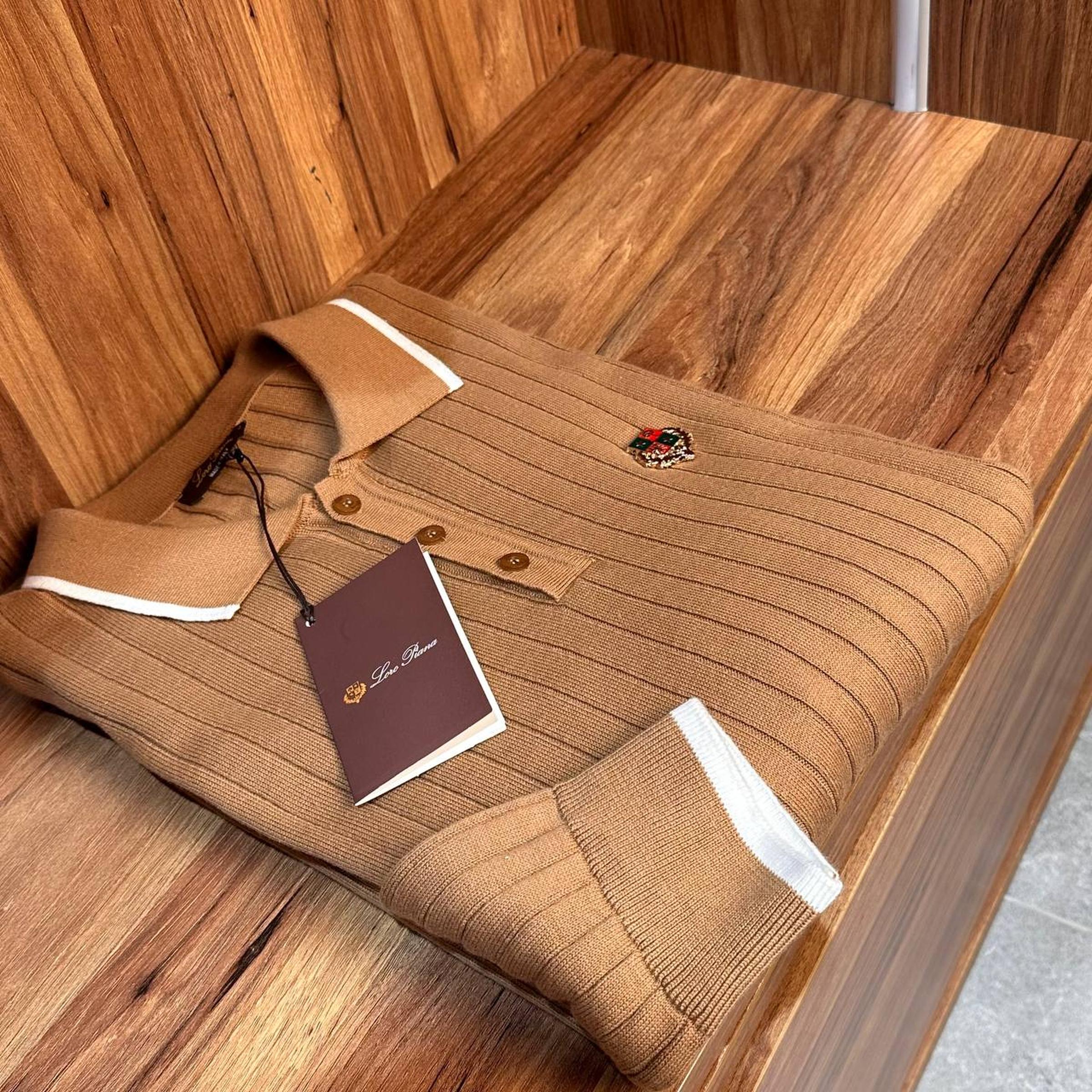 Smeđi pleteni džemper