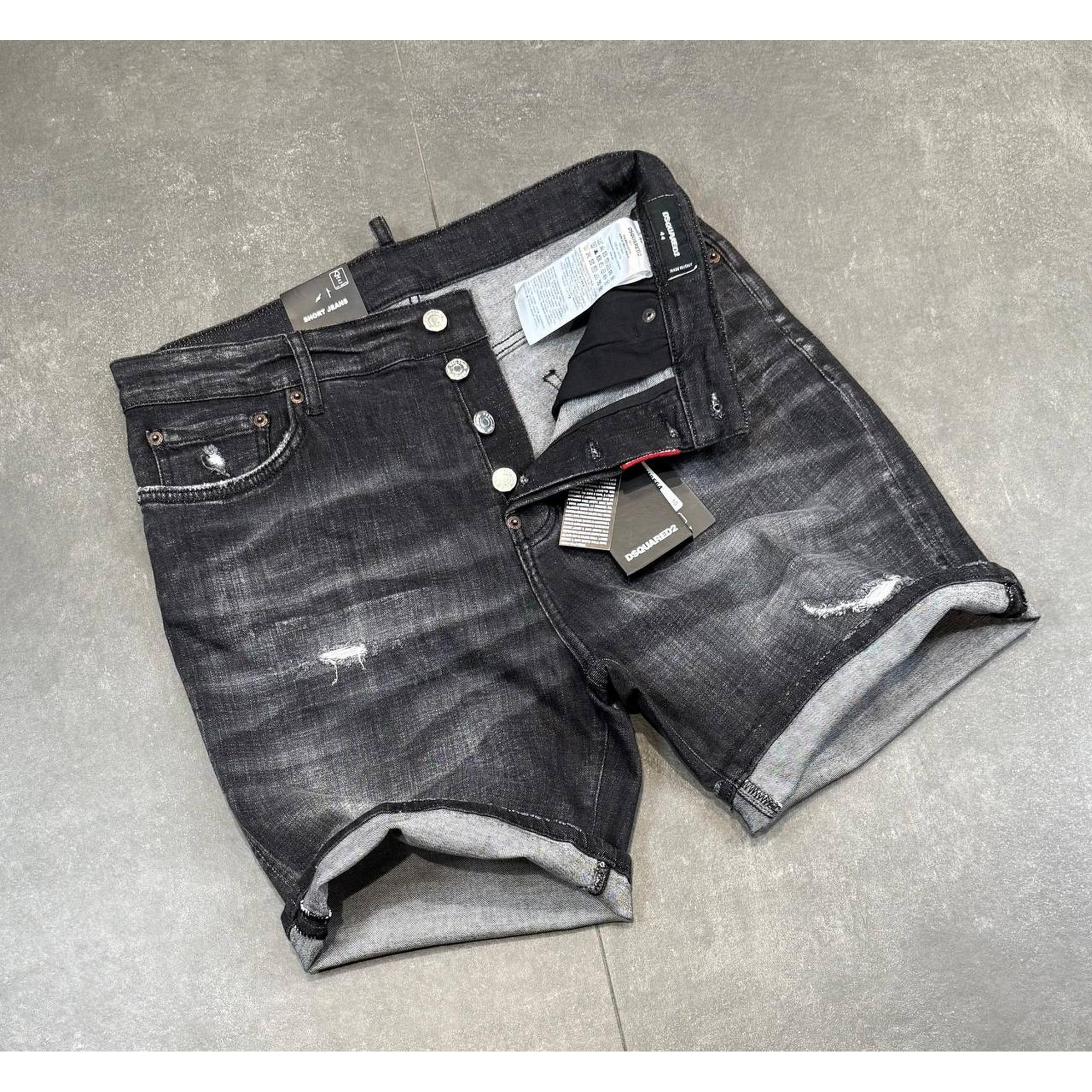 Černé roztrhané džínové kraťasy