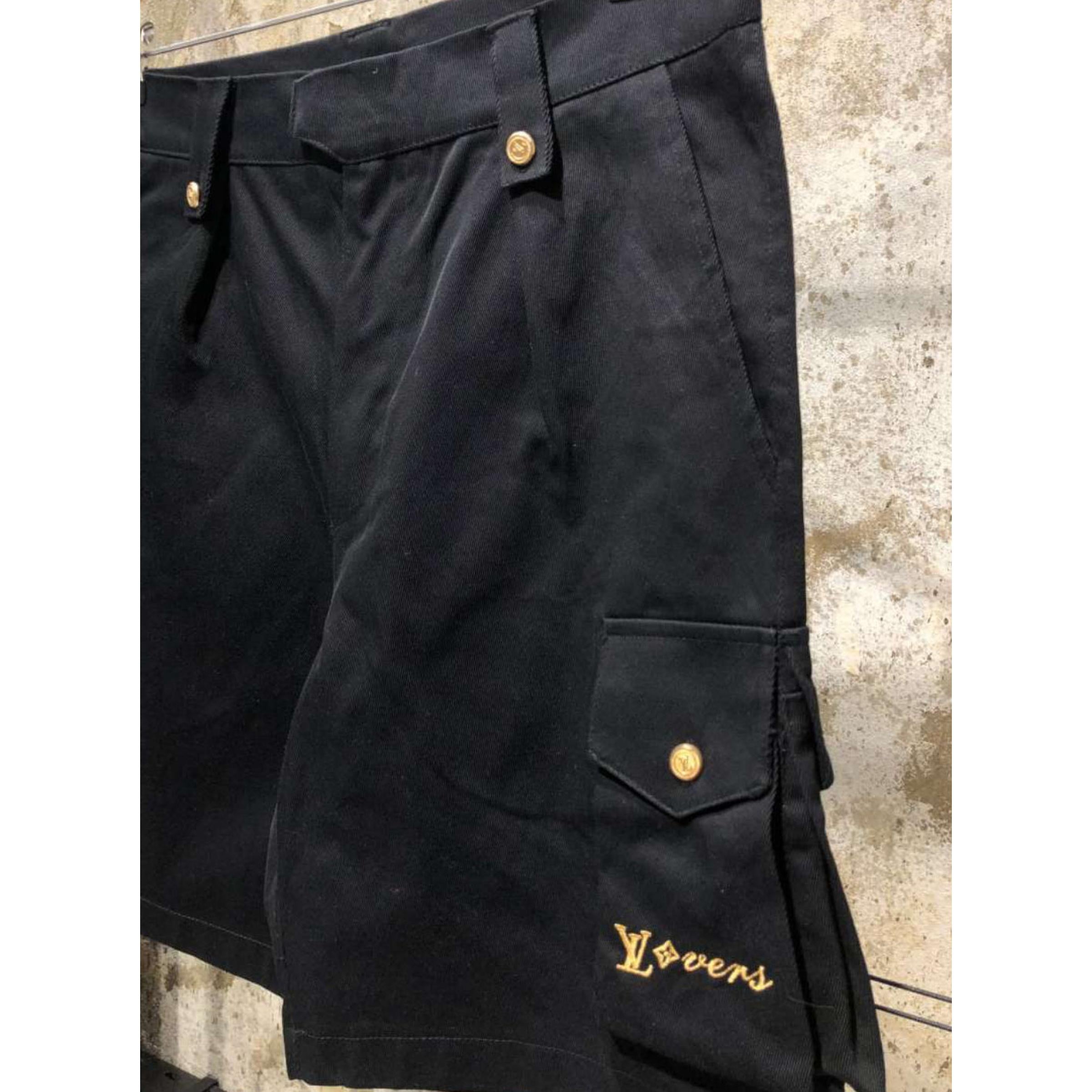 Crne kargo kratke hlače s izvezenim logotipom