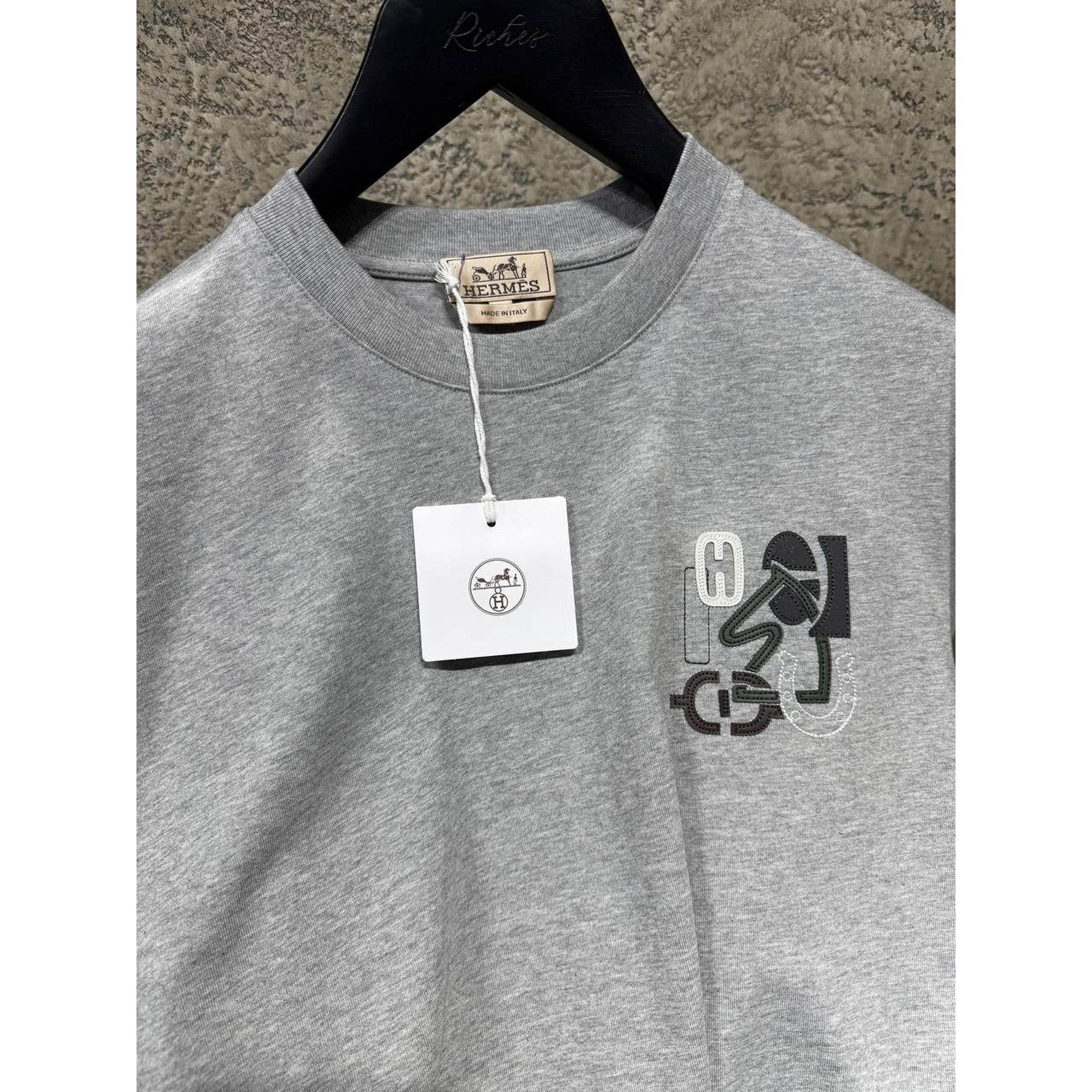 Siva majica predimenzioniranih kratkih rukava