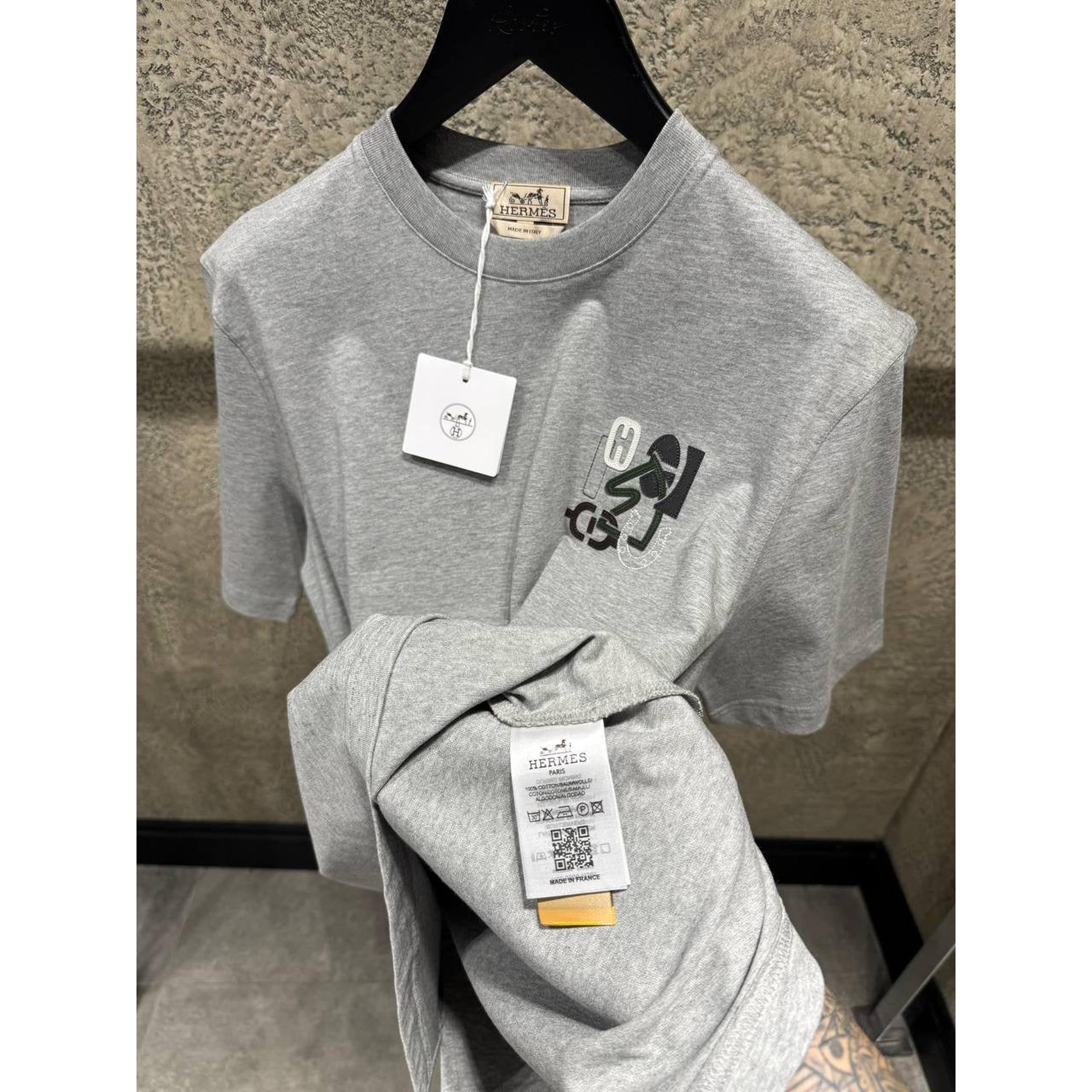 Siva majica predimenzioniranih kratkih rukava