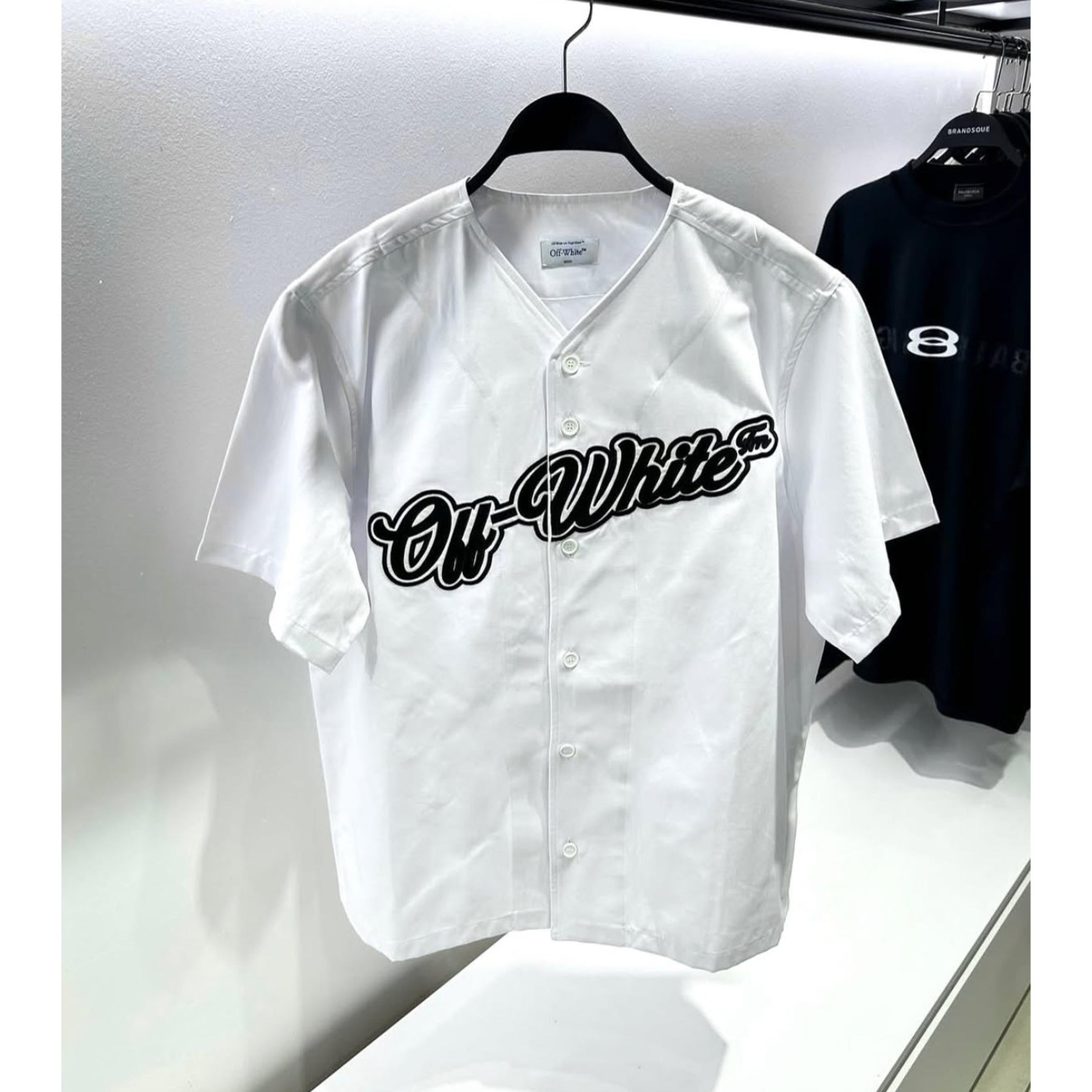 Bijela prevelika košulja