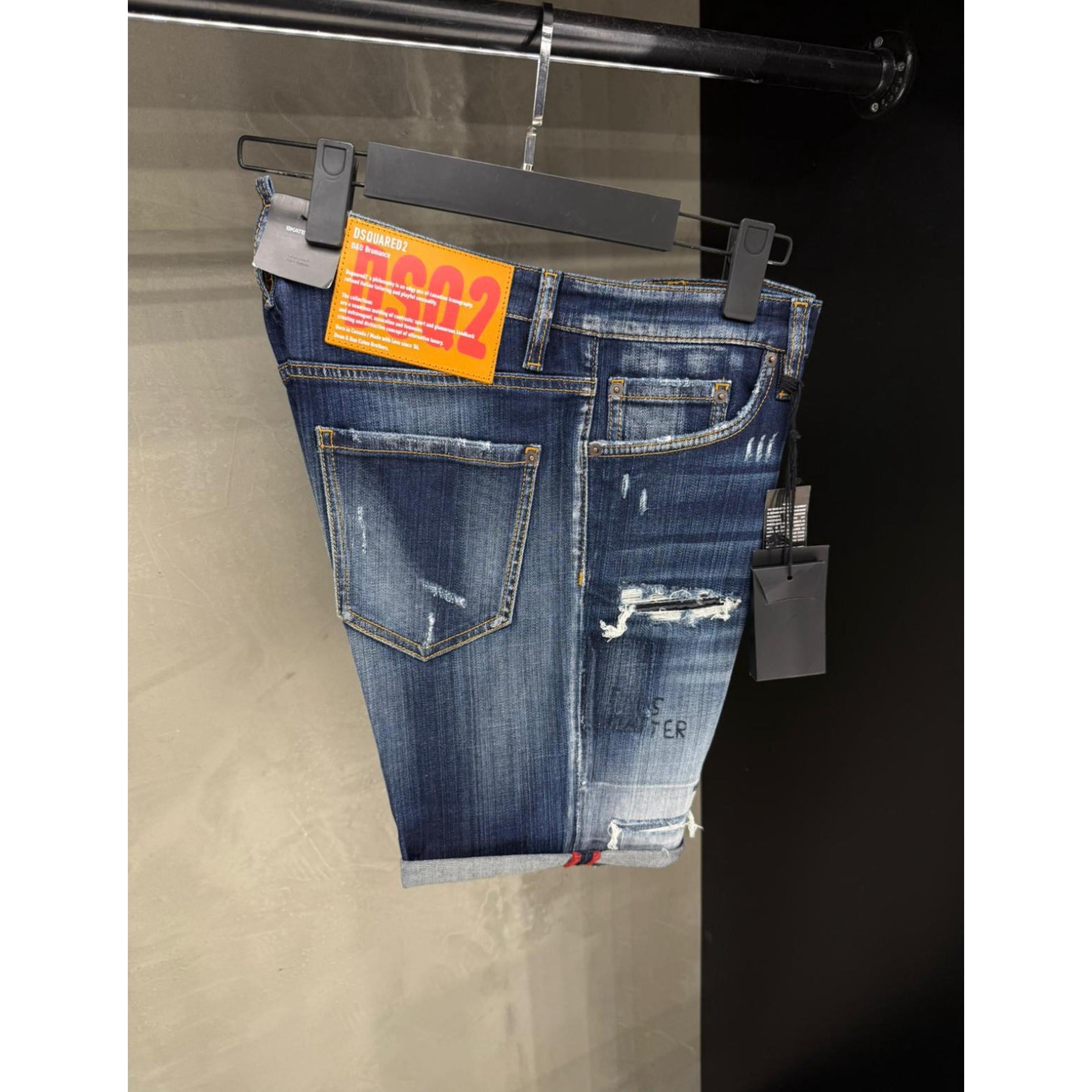 Tmavě modré džínové roztrhané kraťasy