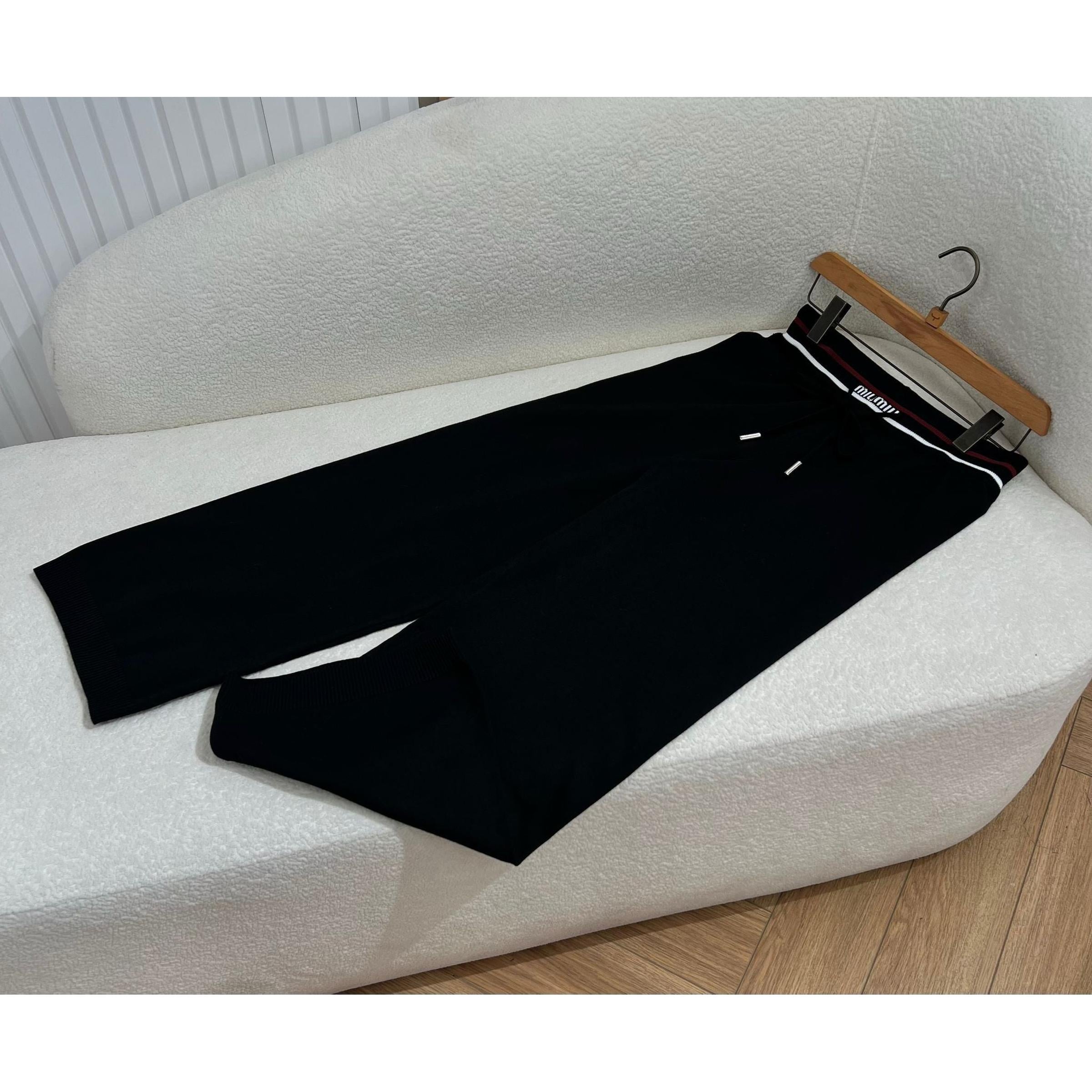 Black Women Knitted Zipper Set in 2 Pieces