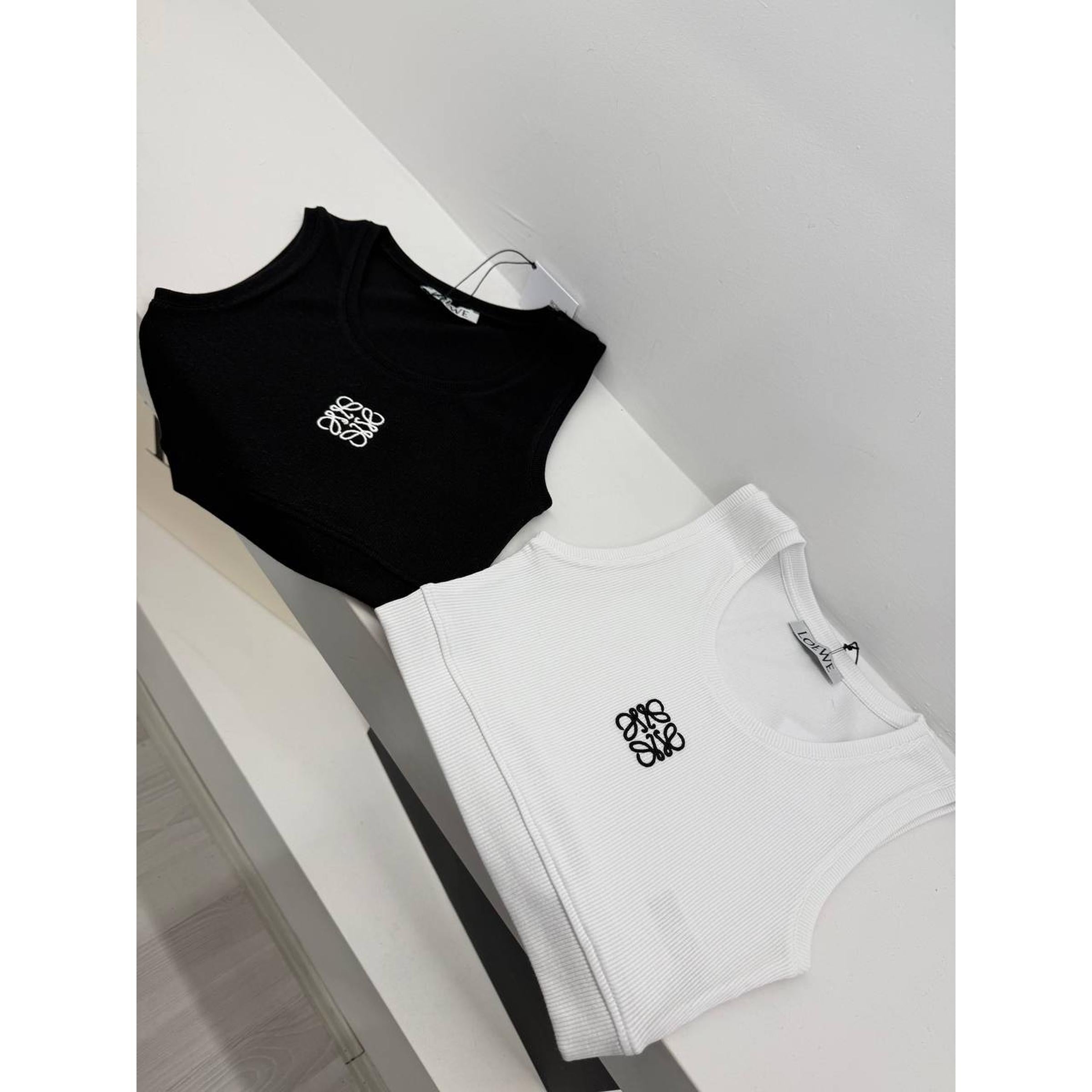 Crno-bijeli kratki top