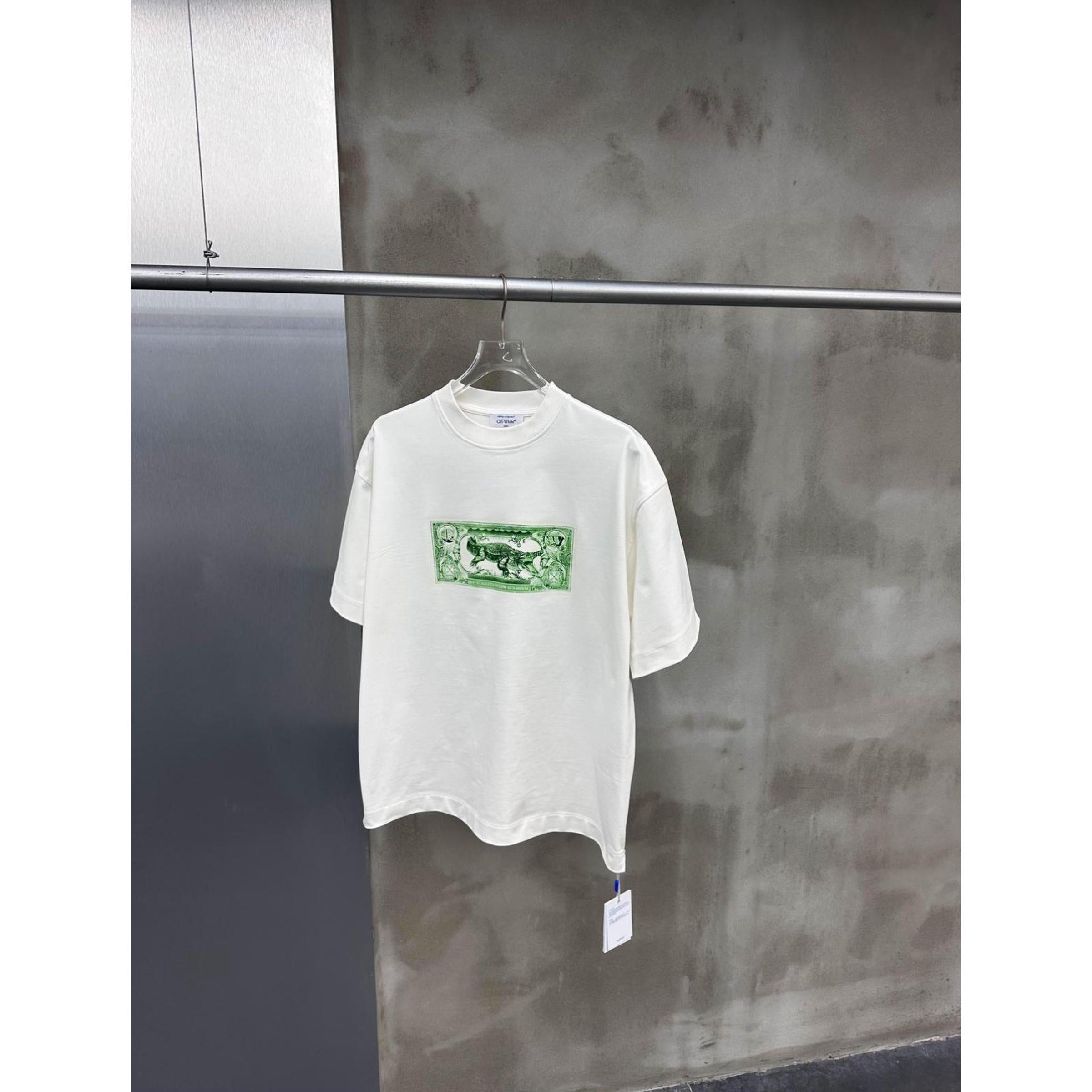 Bílé nadměrné tričko