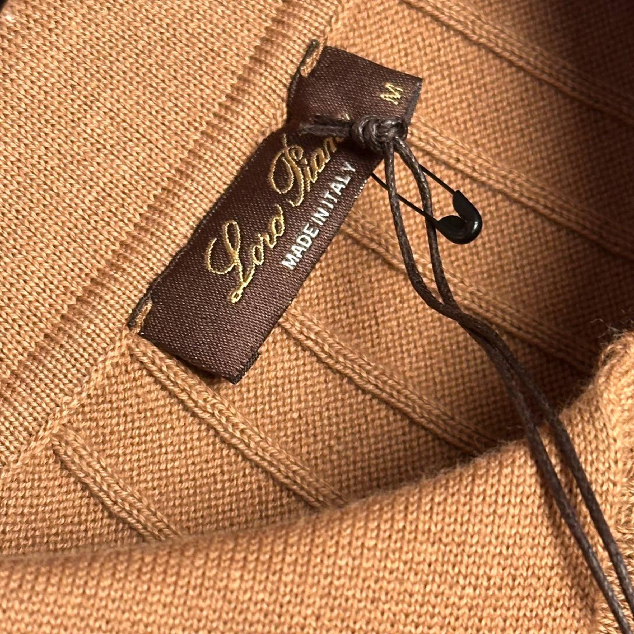 Smeđi pleteni džemper