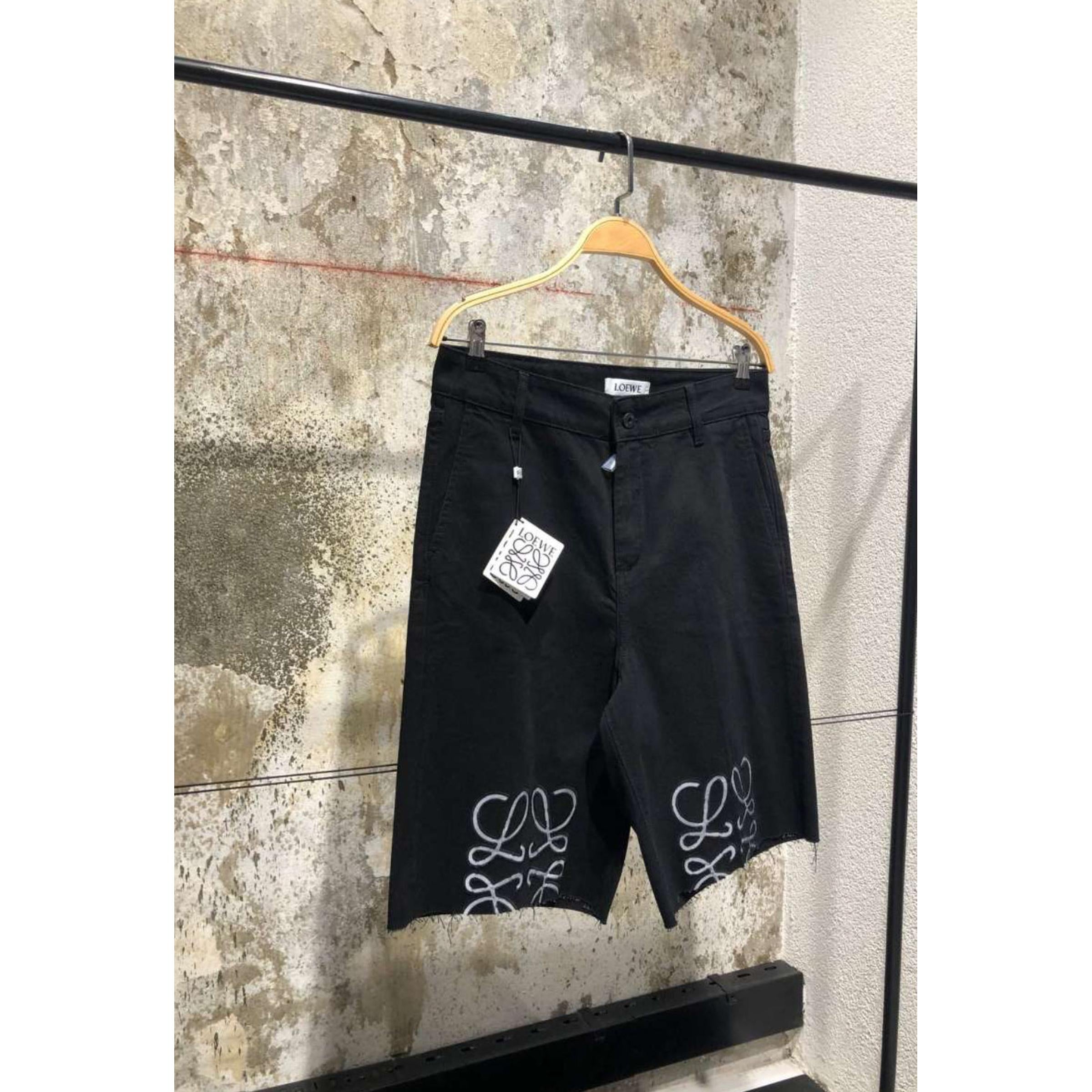 Crne traper kratke hlače s izvezenim logotipom