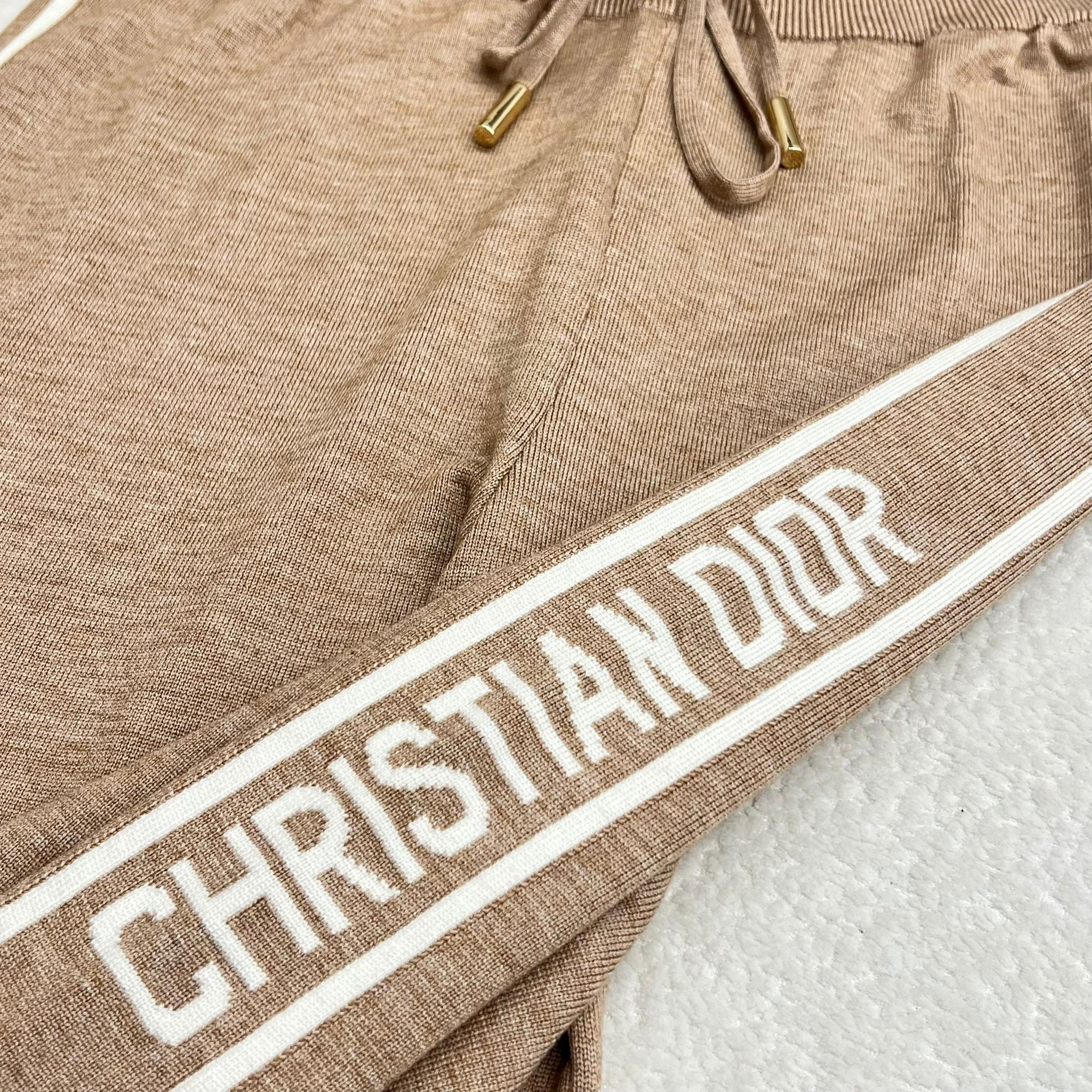 Pleteni ženski set od 2 komada, bež boje