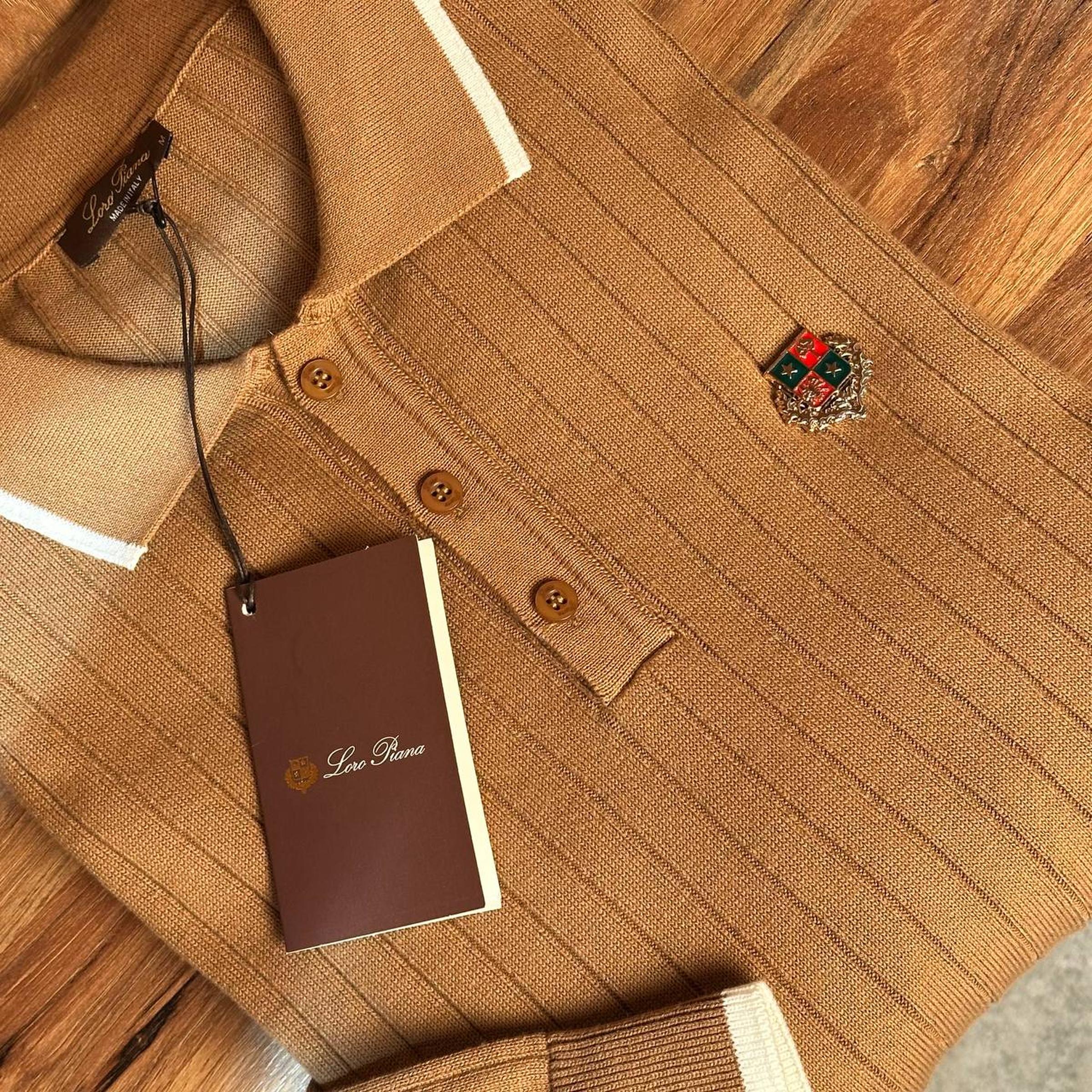 Smeđi pleteni džemper