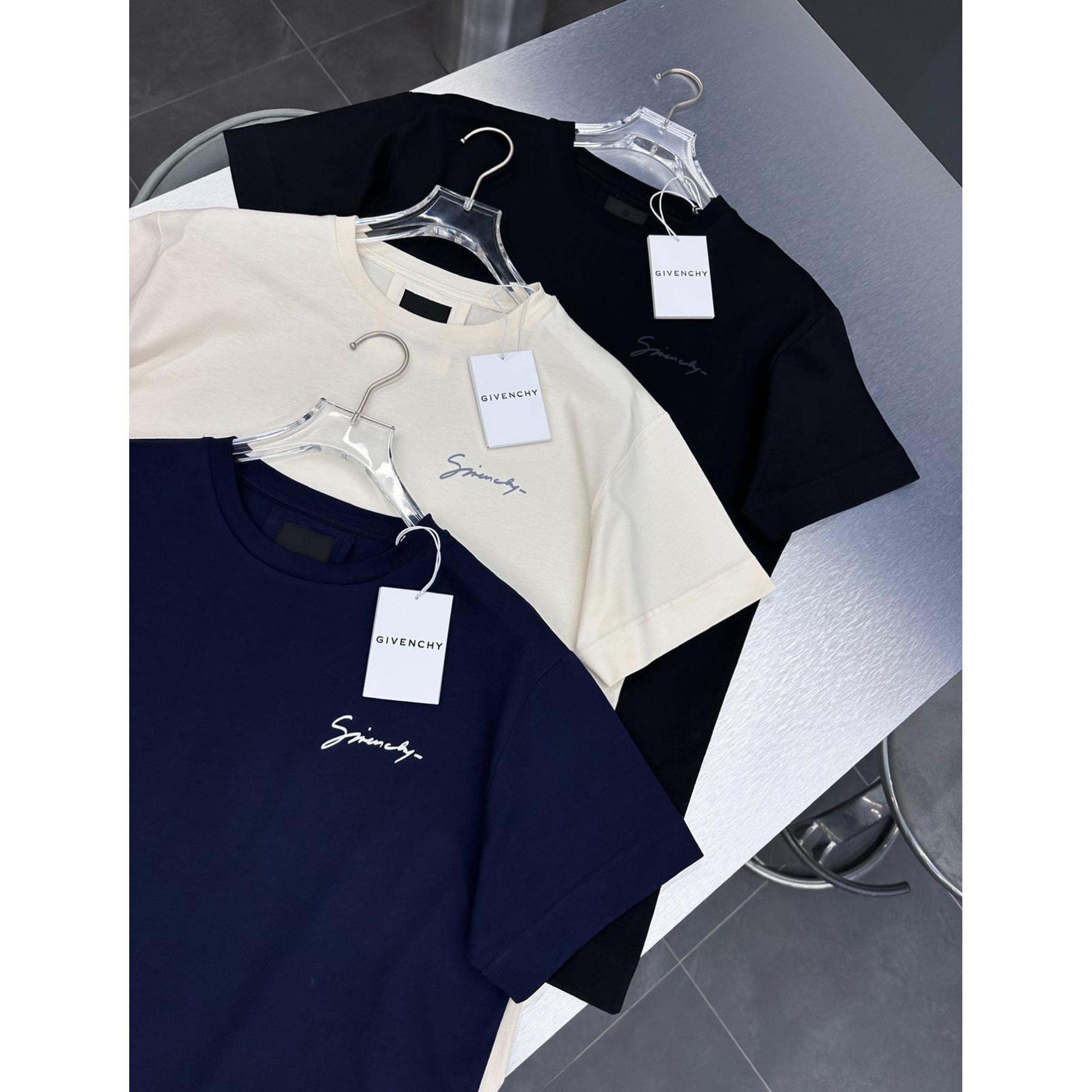 Tmavě modré nadměrné tričko