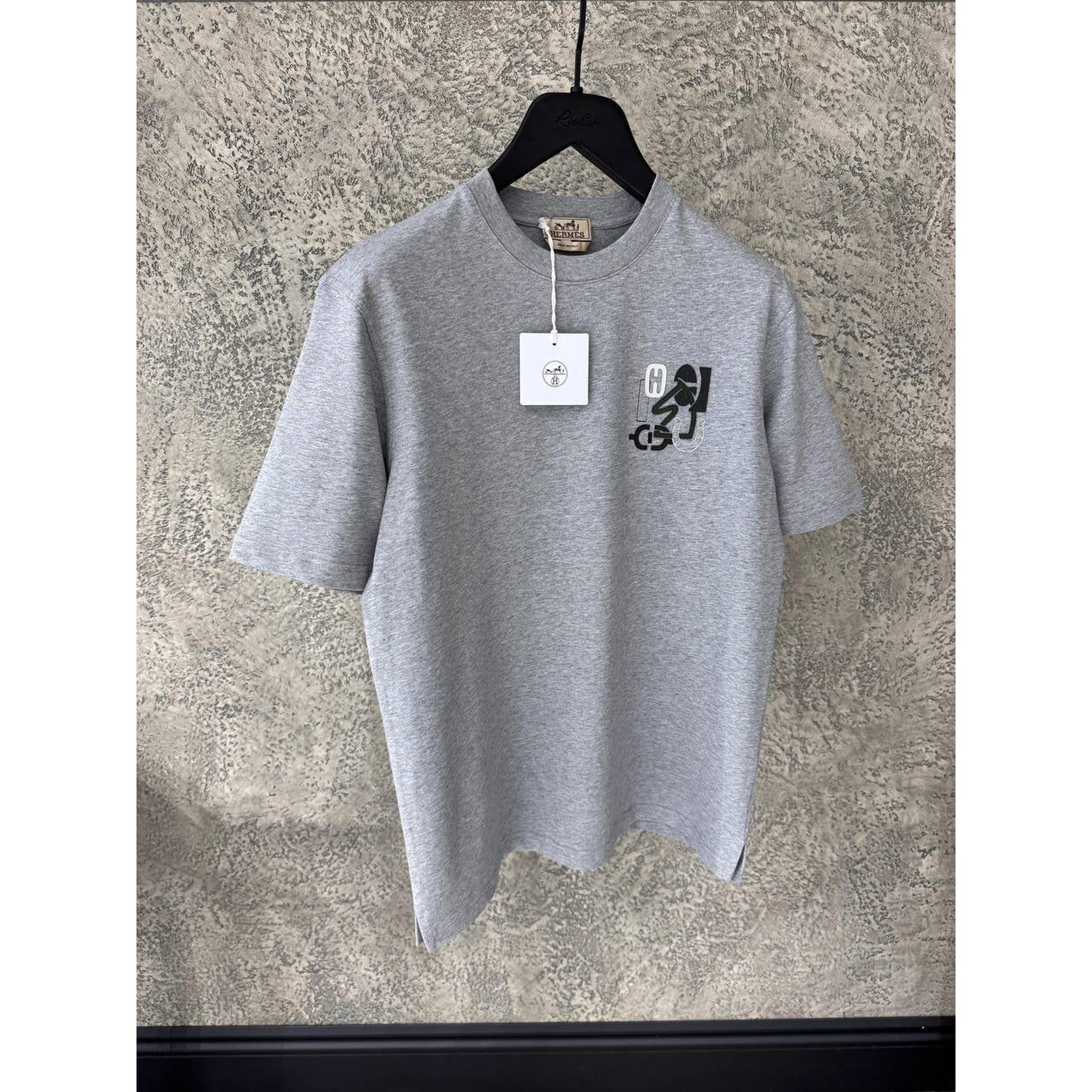 Siva majica predimenzioniranih kratkih rukava