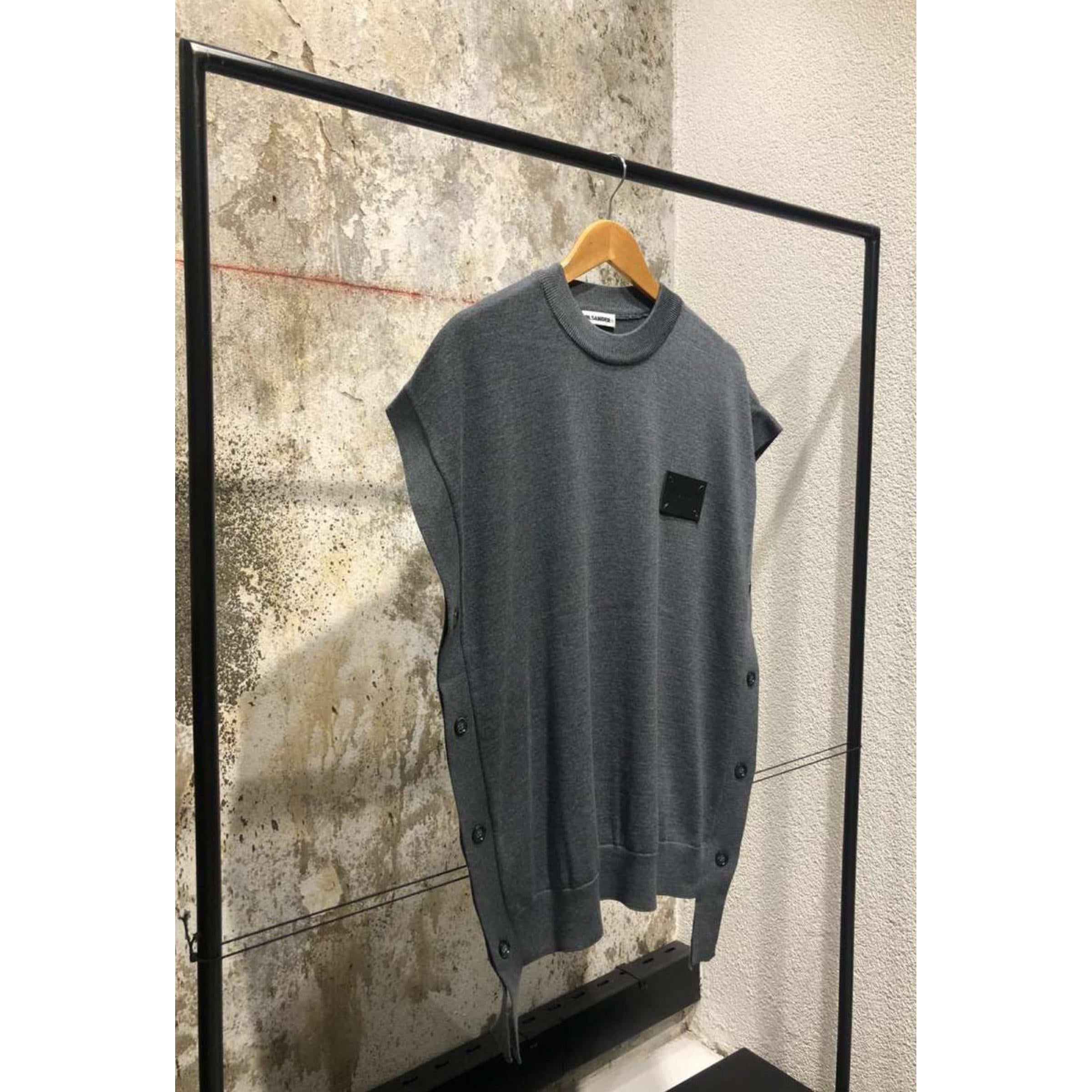 Siva pamučna majica bez rukava