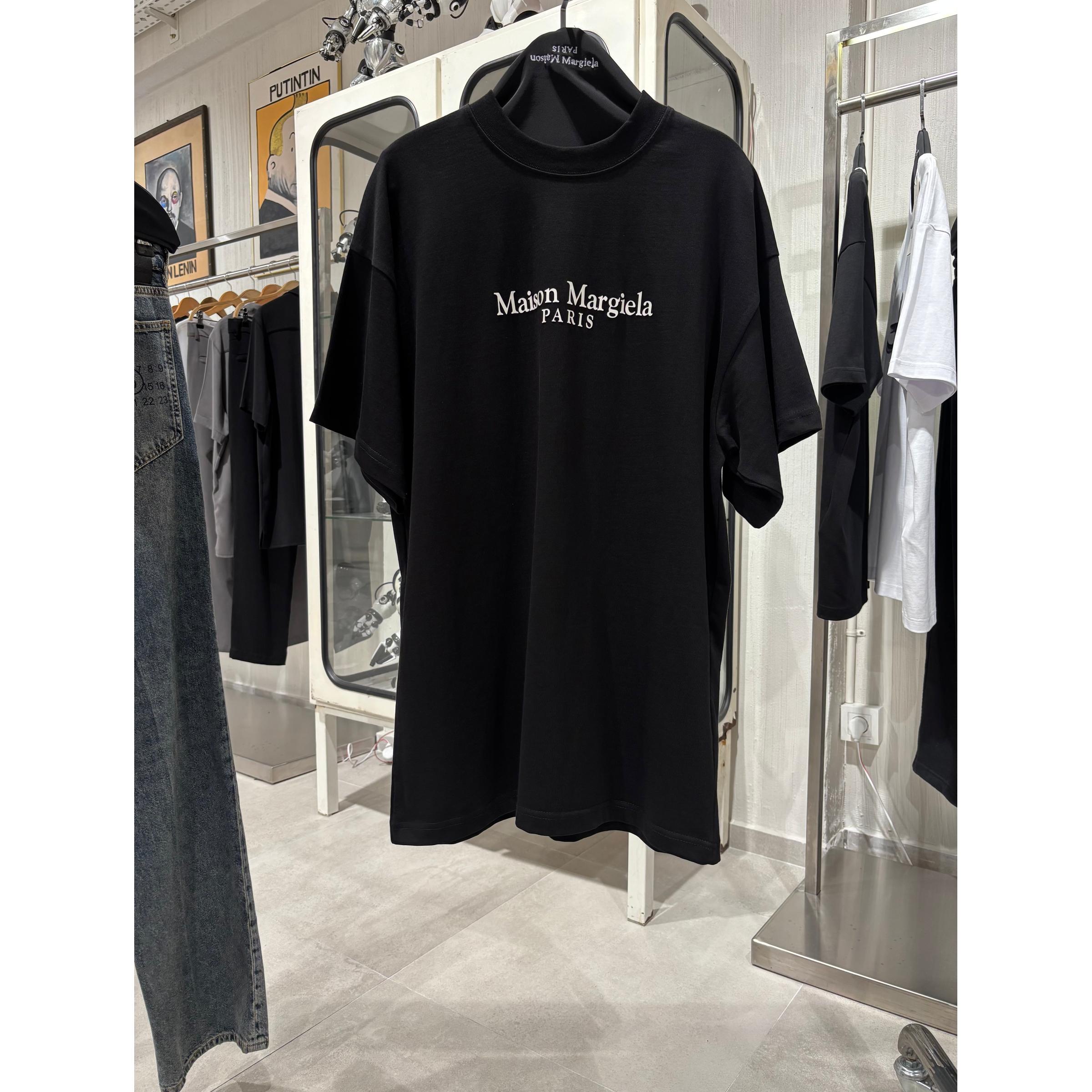 Černé bavlněné nadměrné tričko