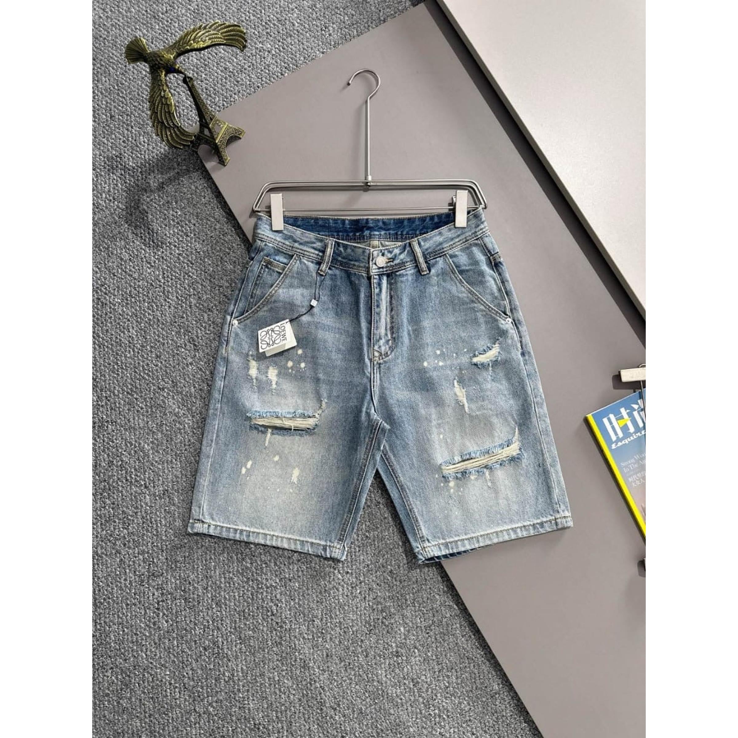 Svijetloplave traper kratke hlače s poderanim rubom