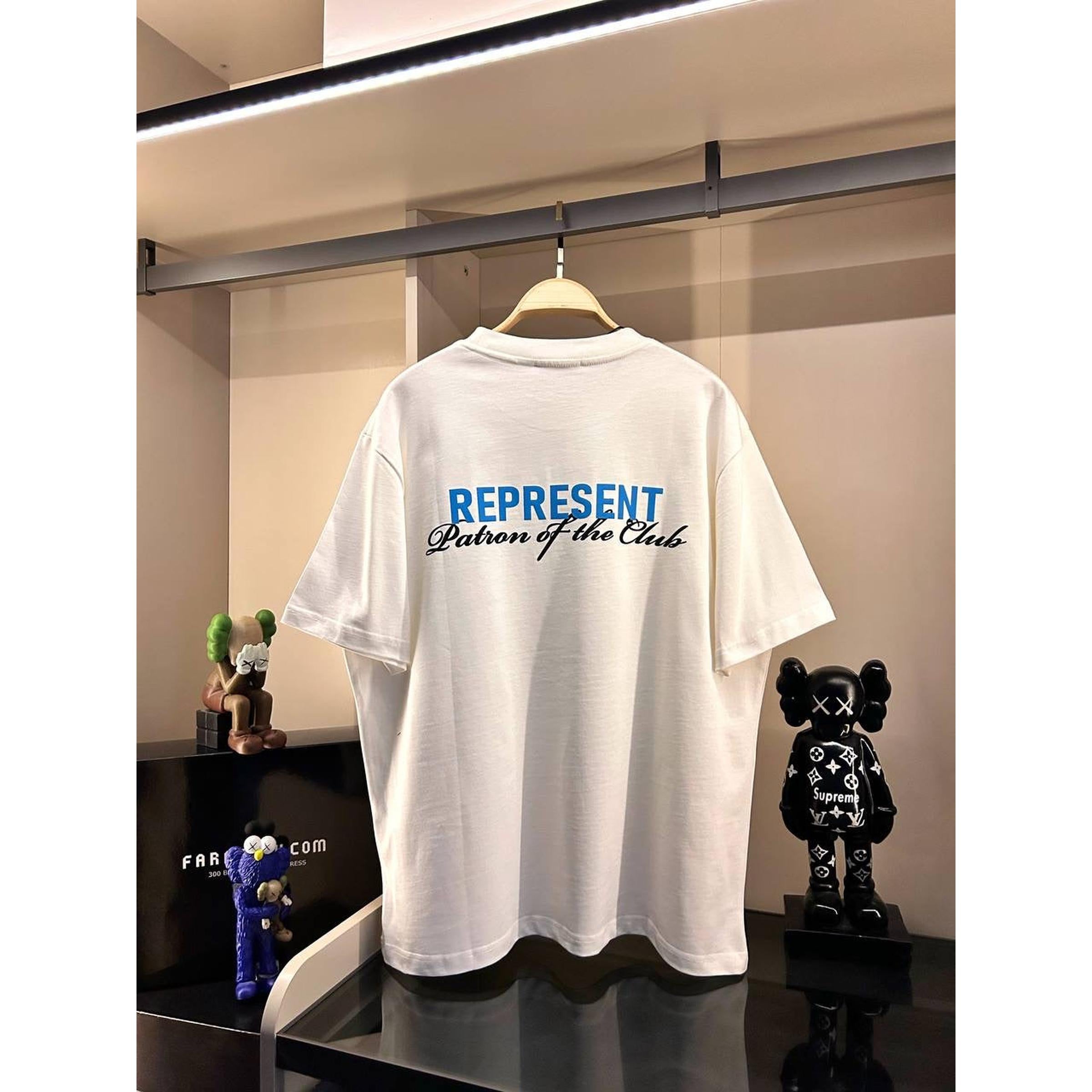 Bílé nadměrné bavlněné tričko