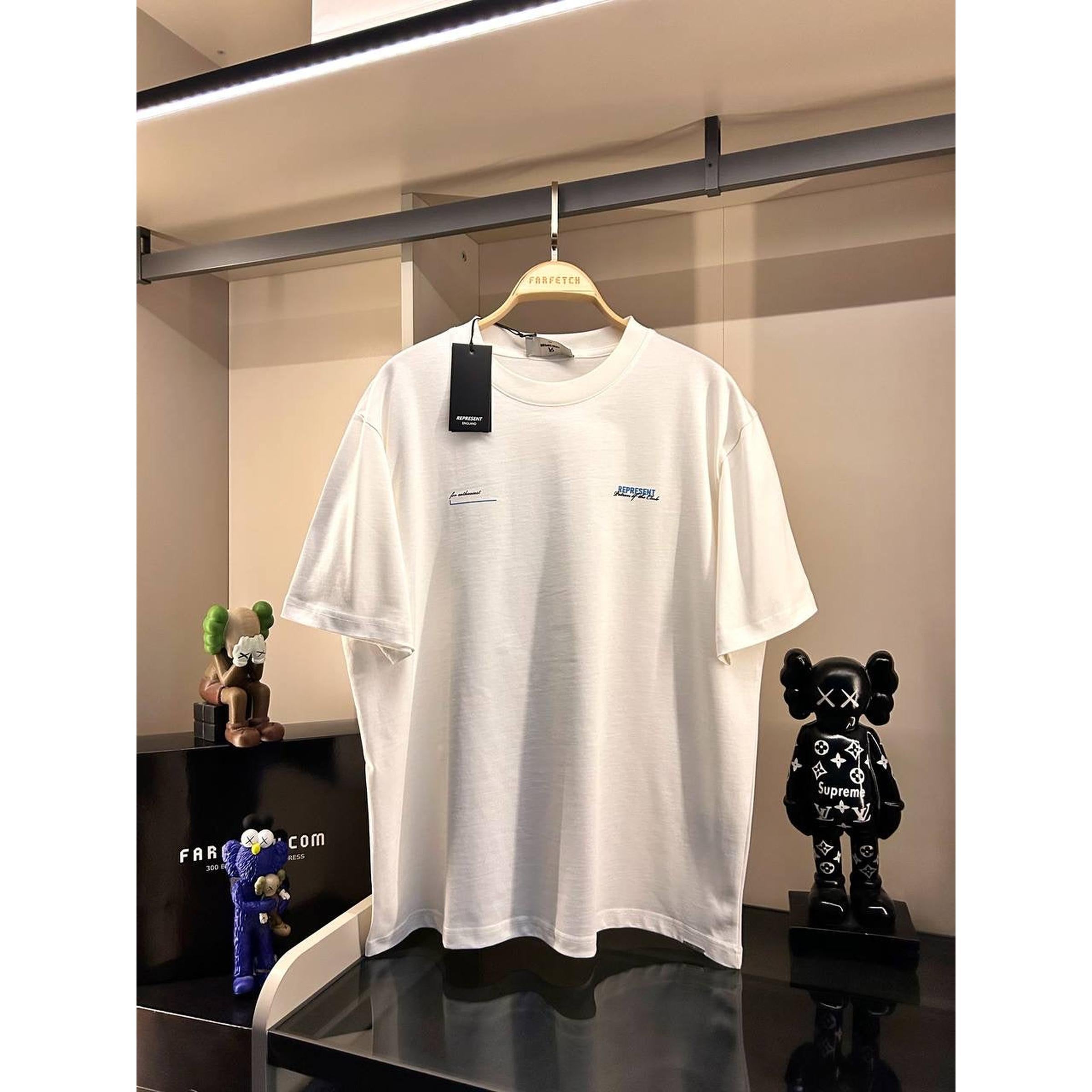 Bílé nadměrné bavlněné tričko