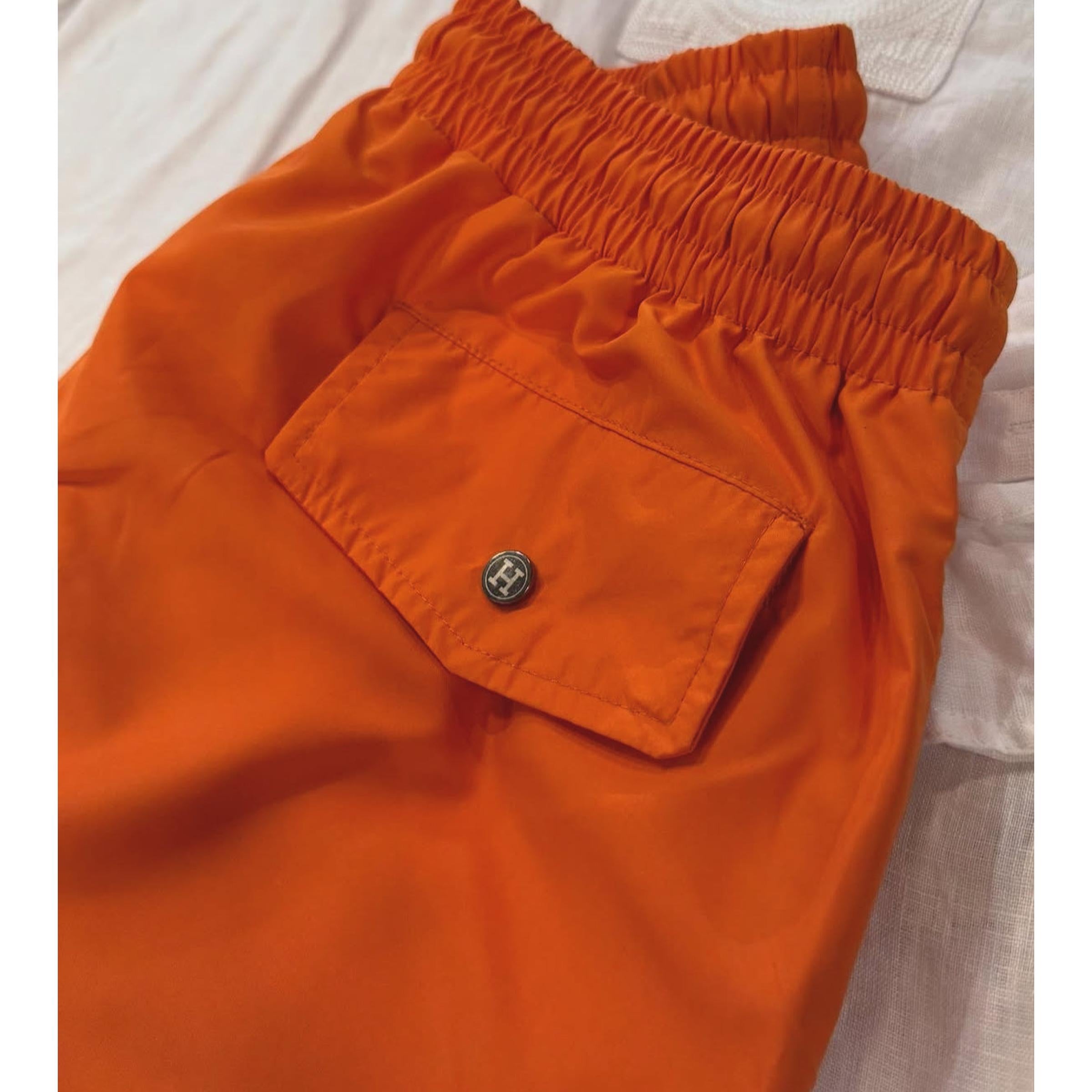 Narančasti kupaći kostimi