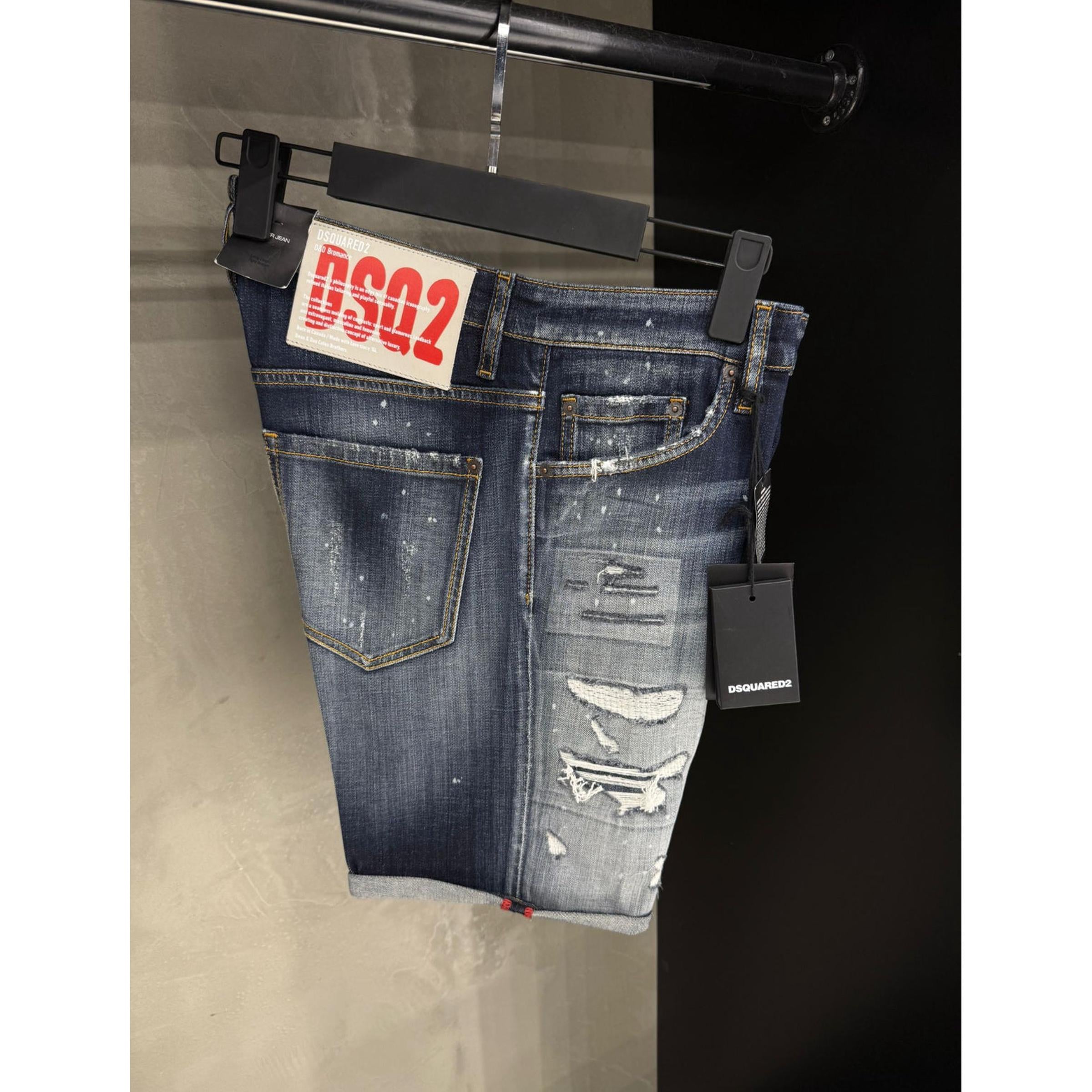 Tmavě modré roztrhané džínové kraťasy