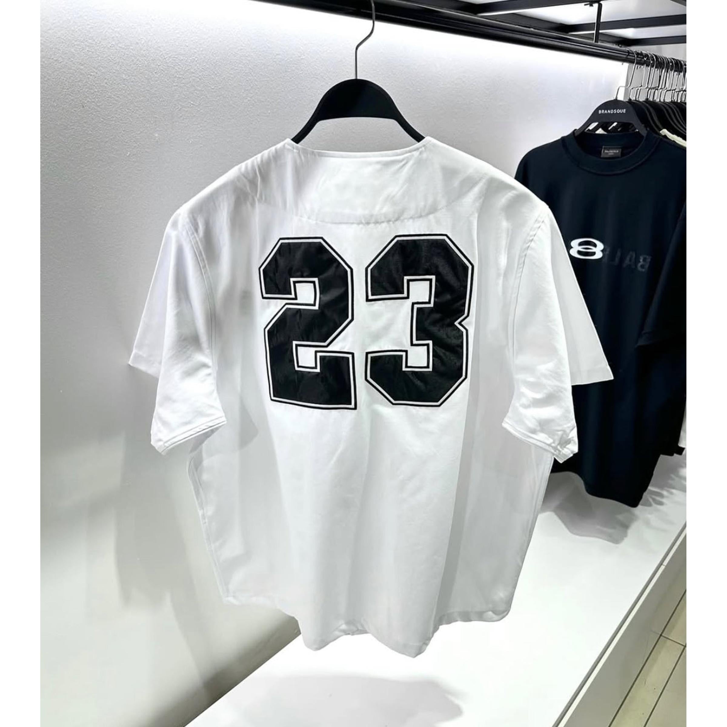 Bijela prevelika košulja