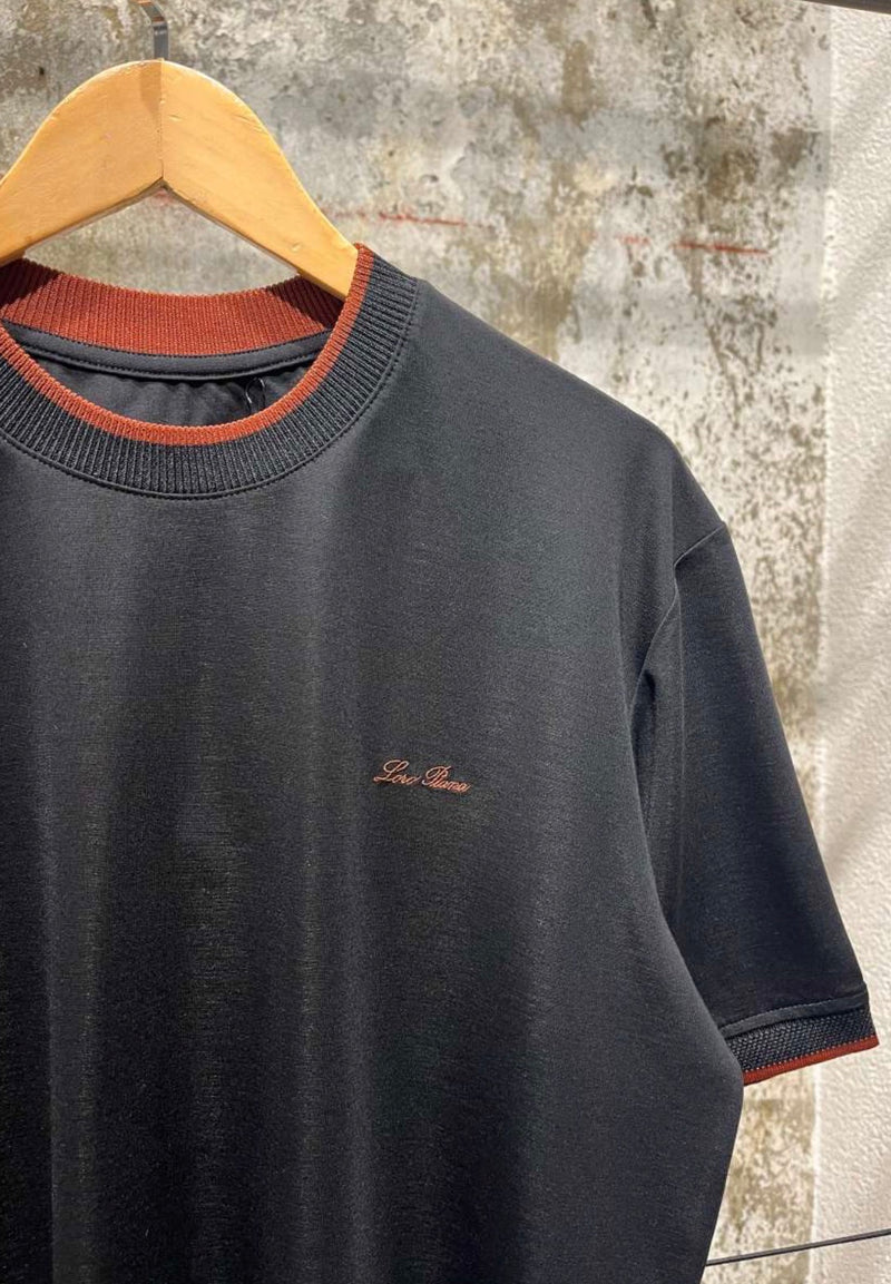 Black T-shirt