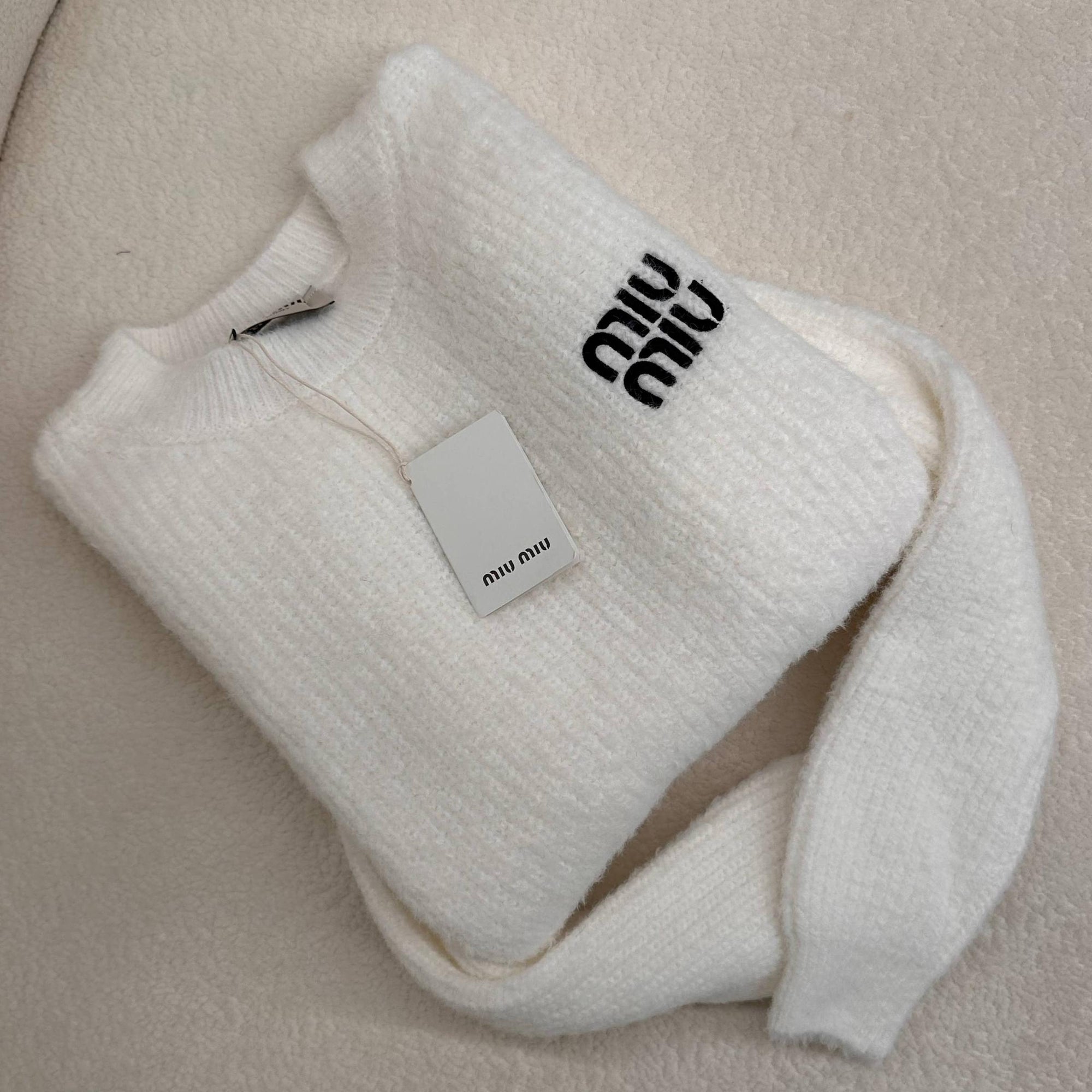 Women Knitted Sweater in 2 Colors
