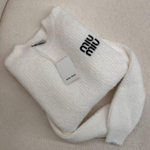 Women Knitted Sweater in 2 Colors