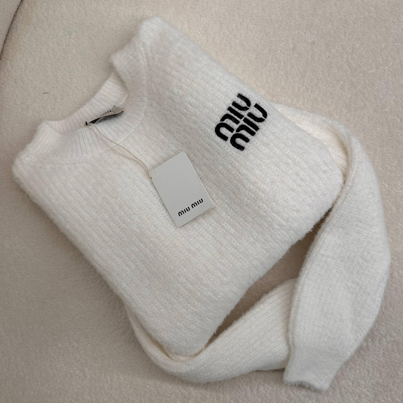 Women Knitted Sweater in 2 Colors