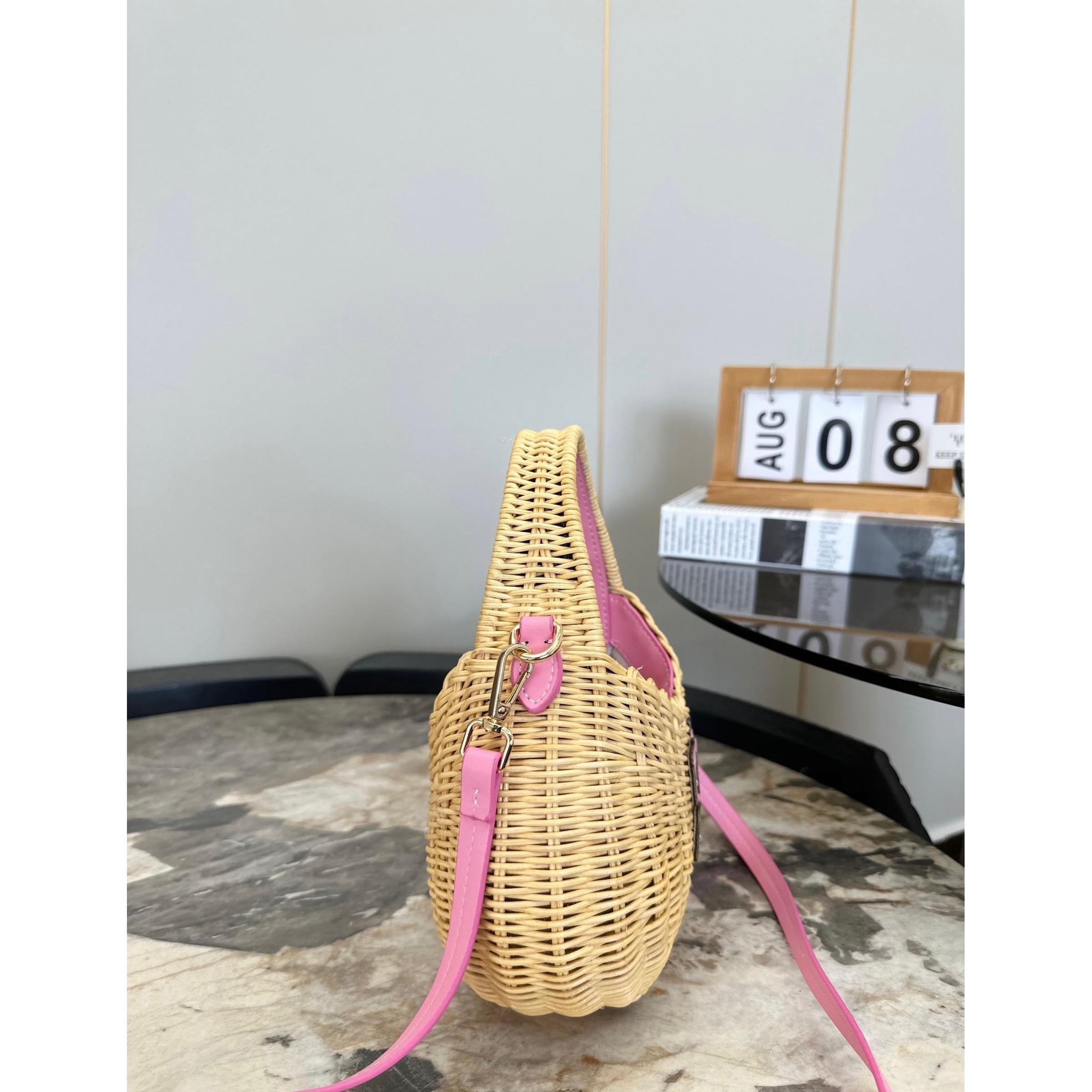 Women Straw Mini Bag with Pink