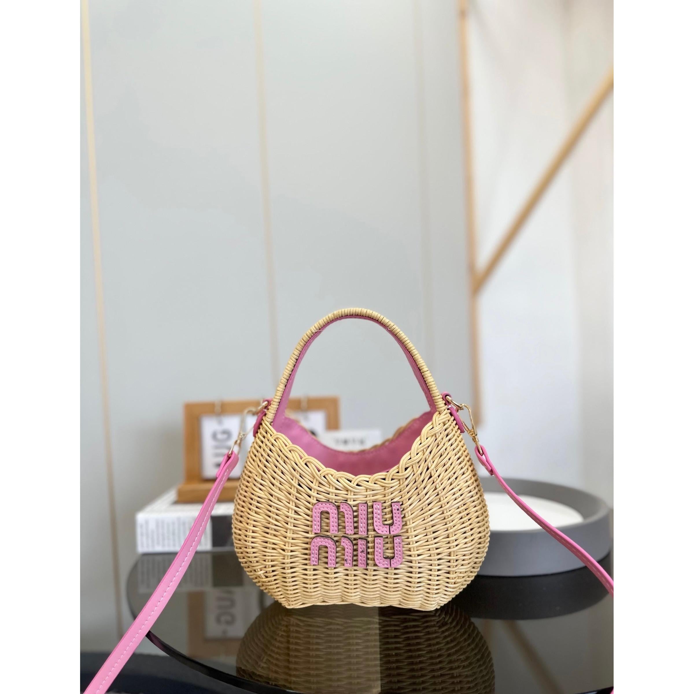 Women Straw Mini Bag with Pink