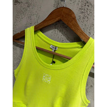 Zelený dámský crop top s vyšívaným logem