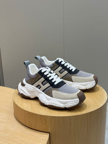 Men Sneakers in White and Brown
