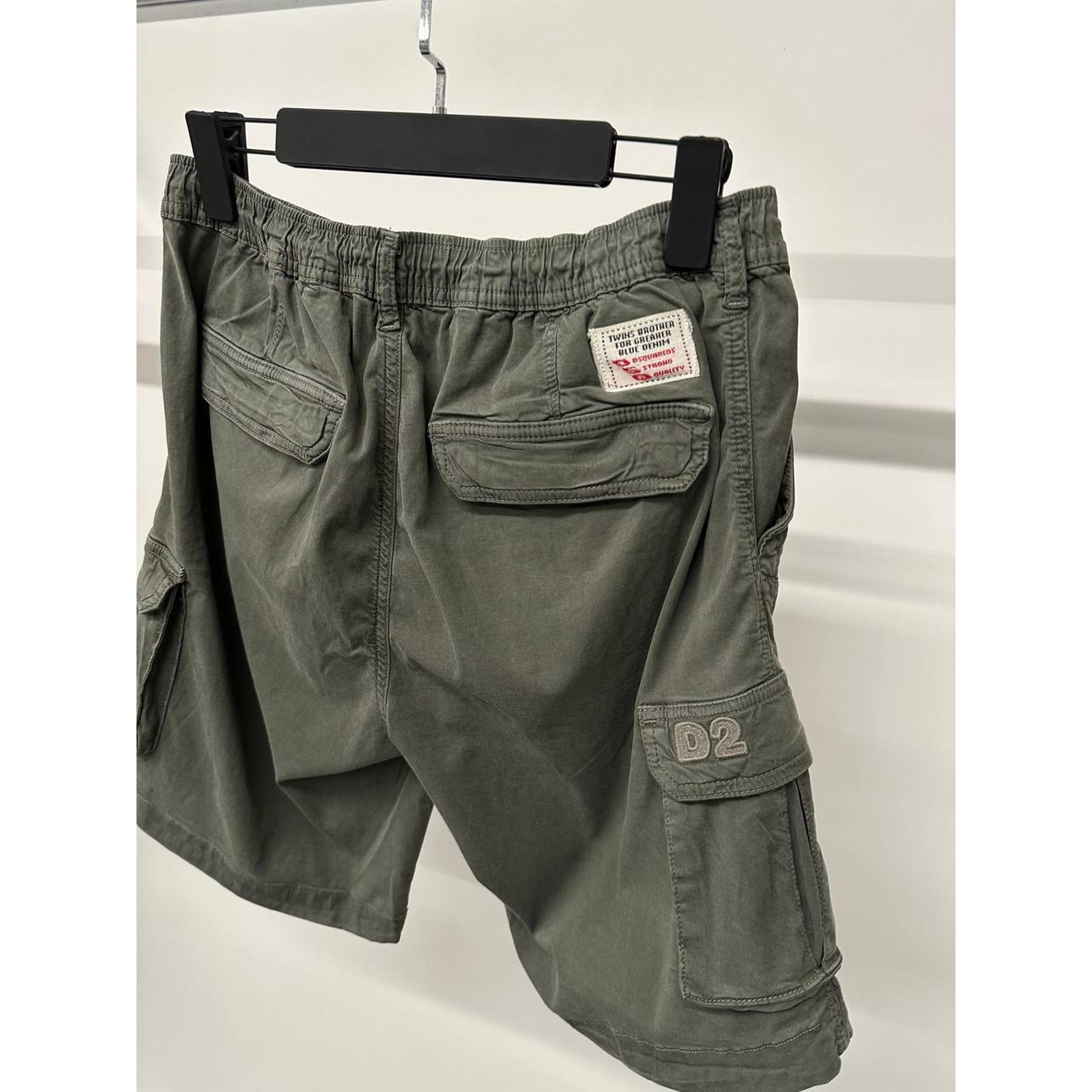 Tamnosive kargo kratke hlače