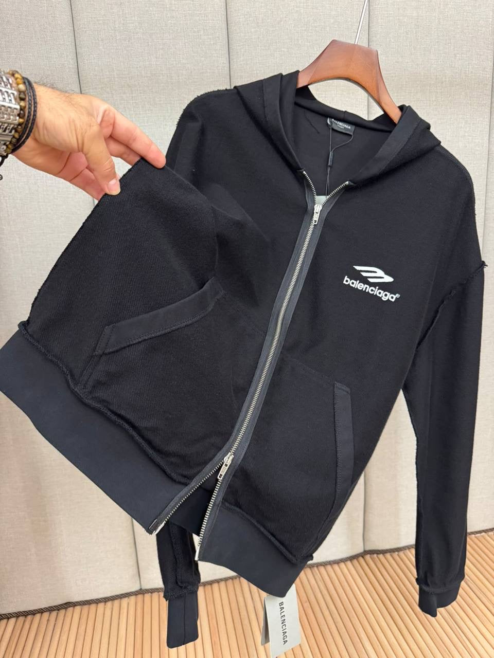 Black Zipper Sweatshirt