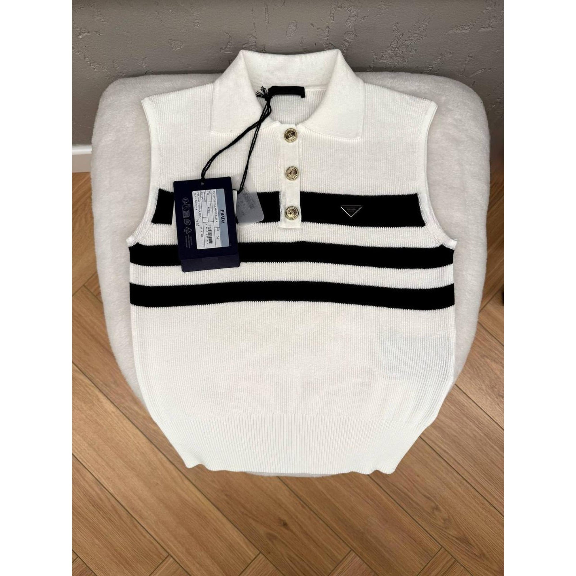 Women Knitted Top Vest in Black and White