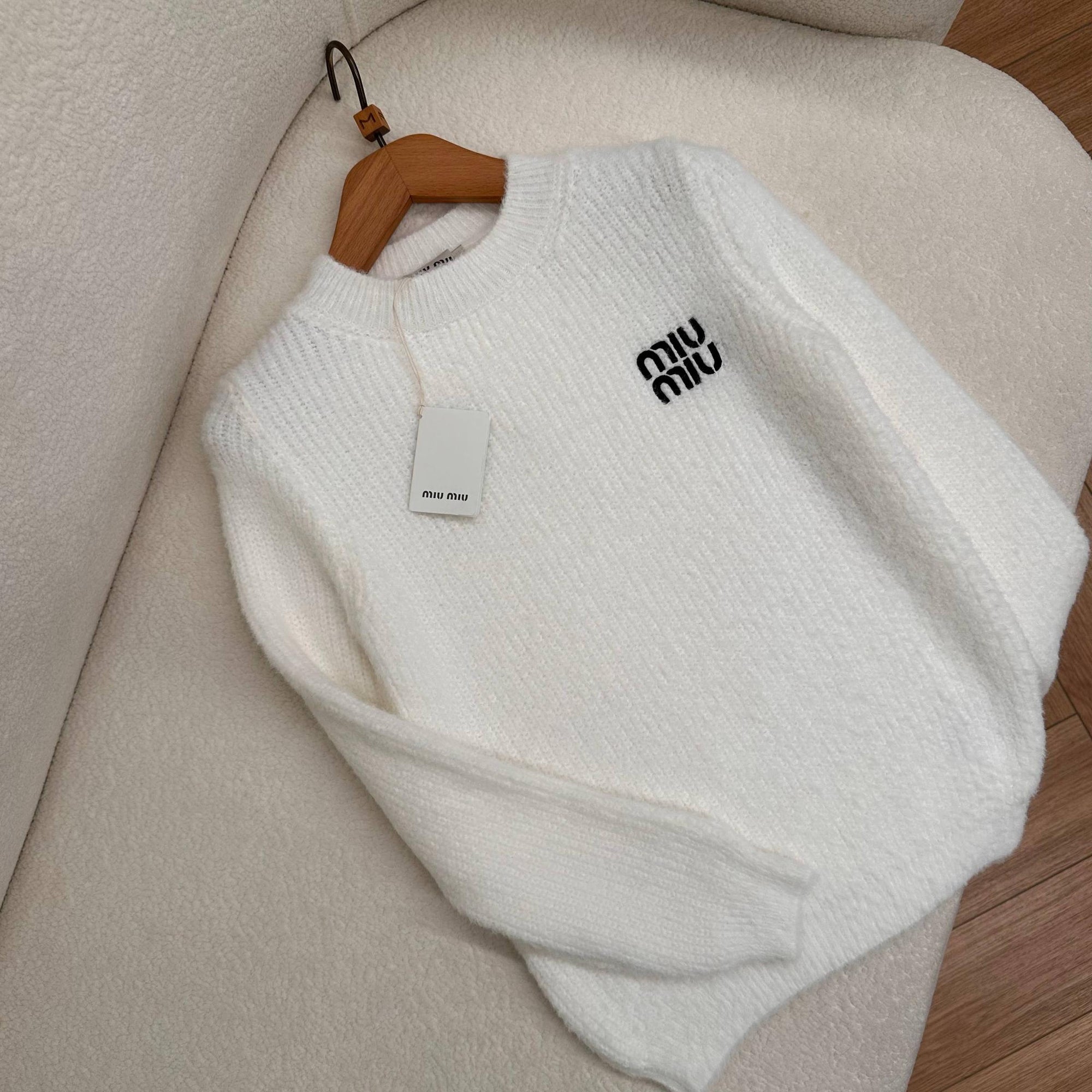 Women Knitted Sweater in 2 Colors