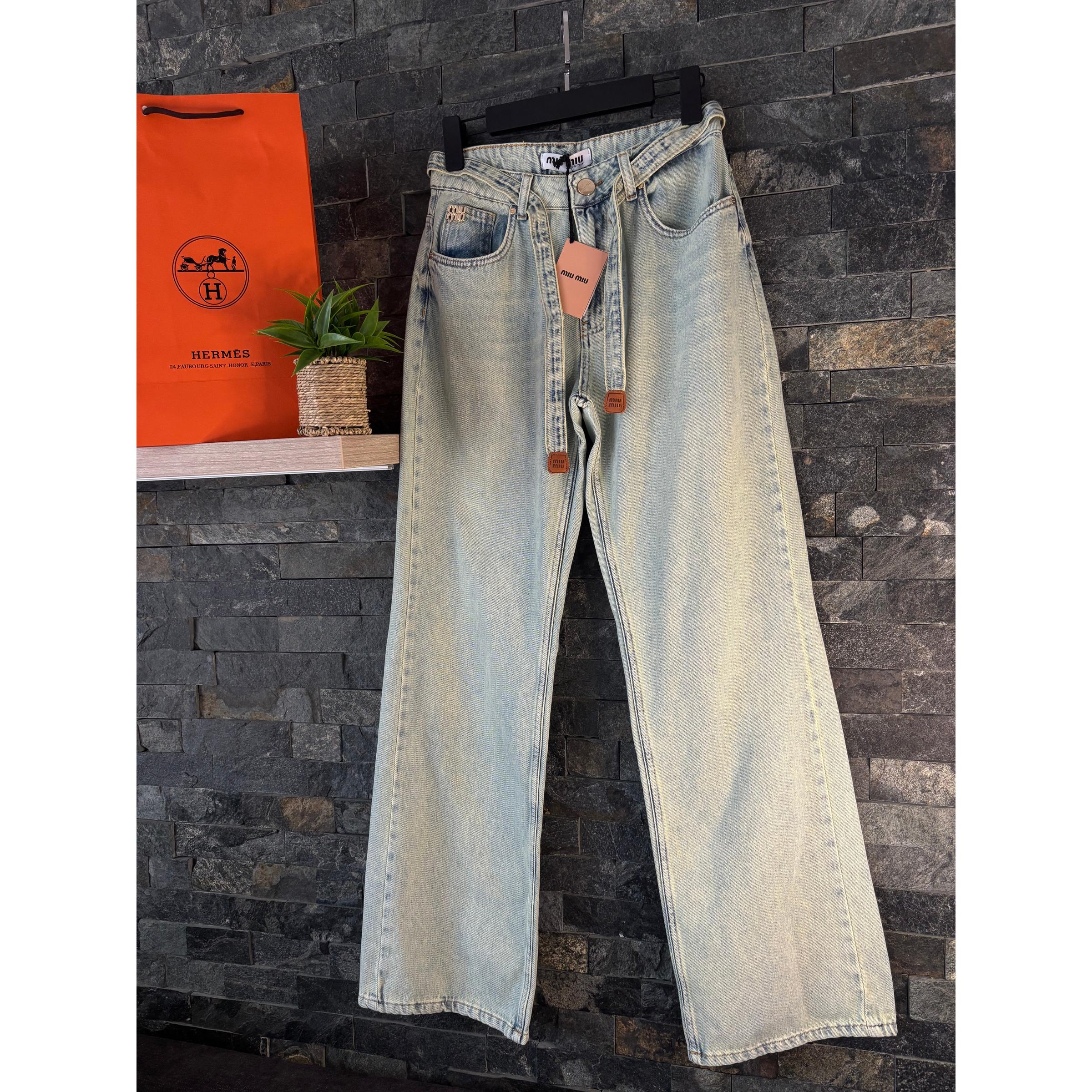 Light Blue Women Denim Jeans with Denim Belt