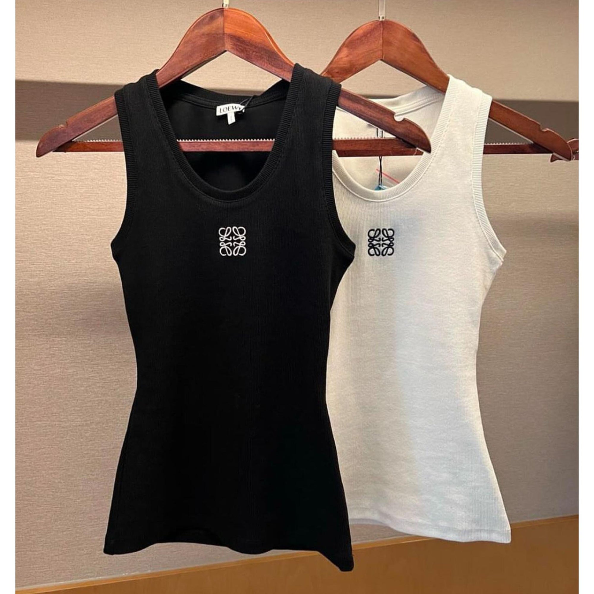 Women’s Top in 2 Colors