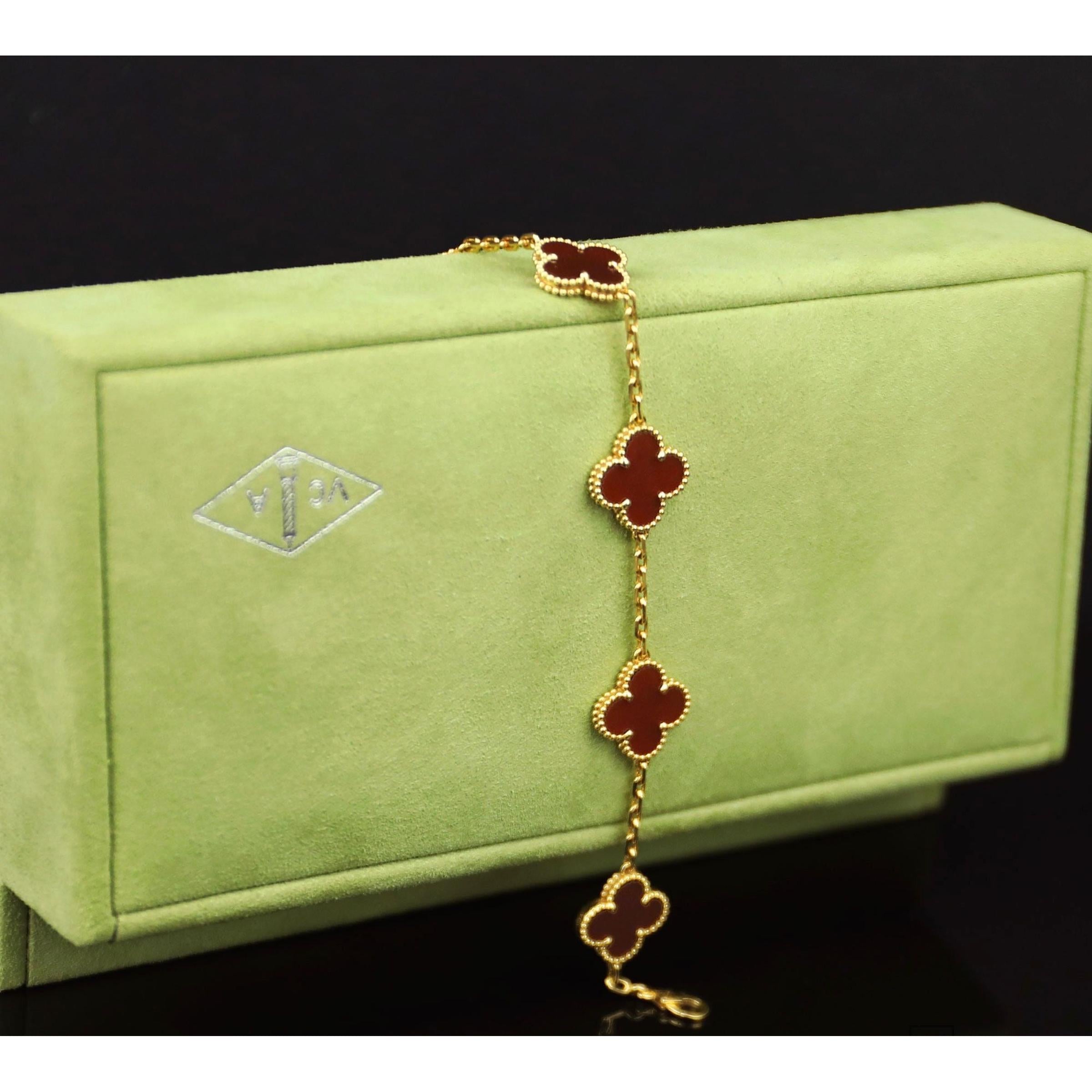 V Cleef Red Gold Bracelet (Box included)