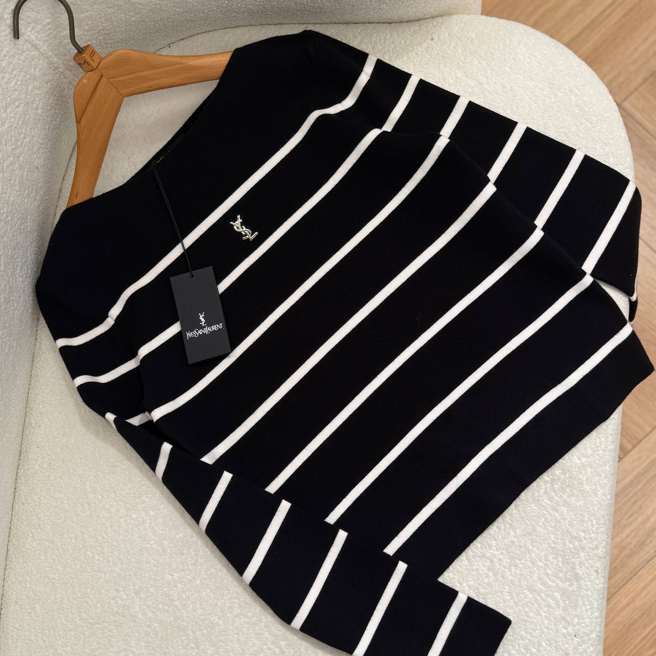 Black Knitted Women Blouse
