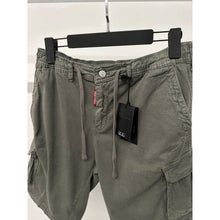 Tamnosive kargo kratke hlače