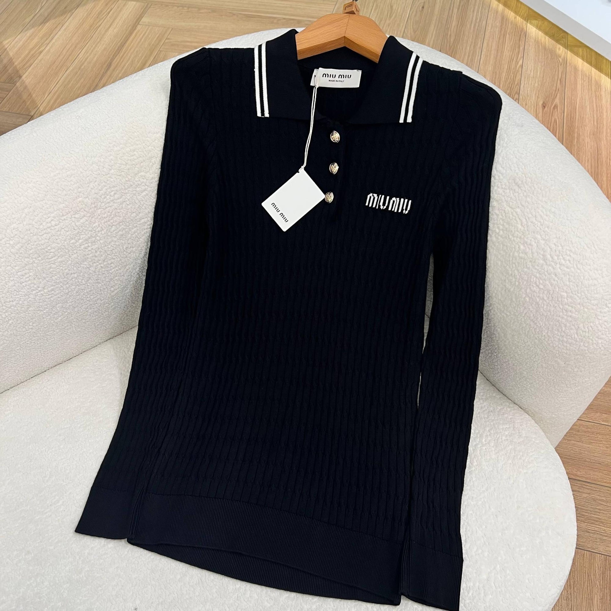 Women Knitted Blouse in 2 Colors