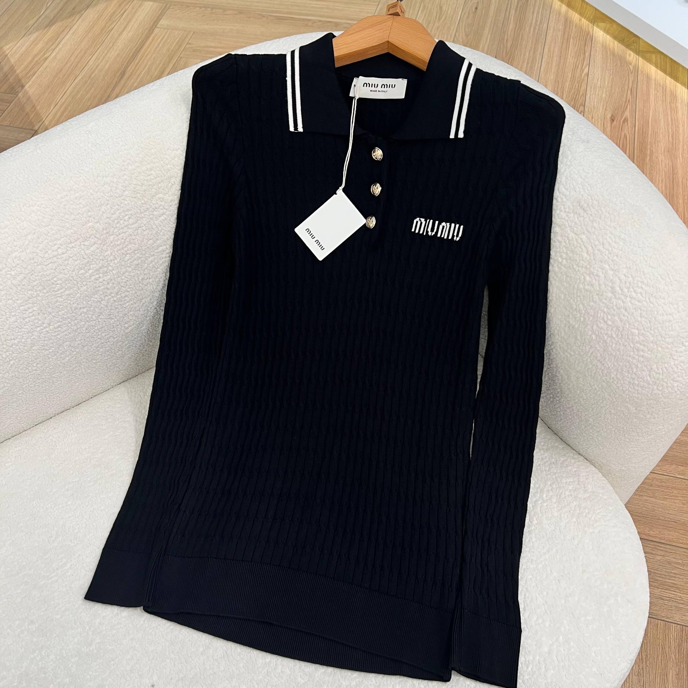 Women Knitted Blouse in 2 Colors