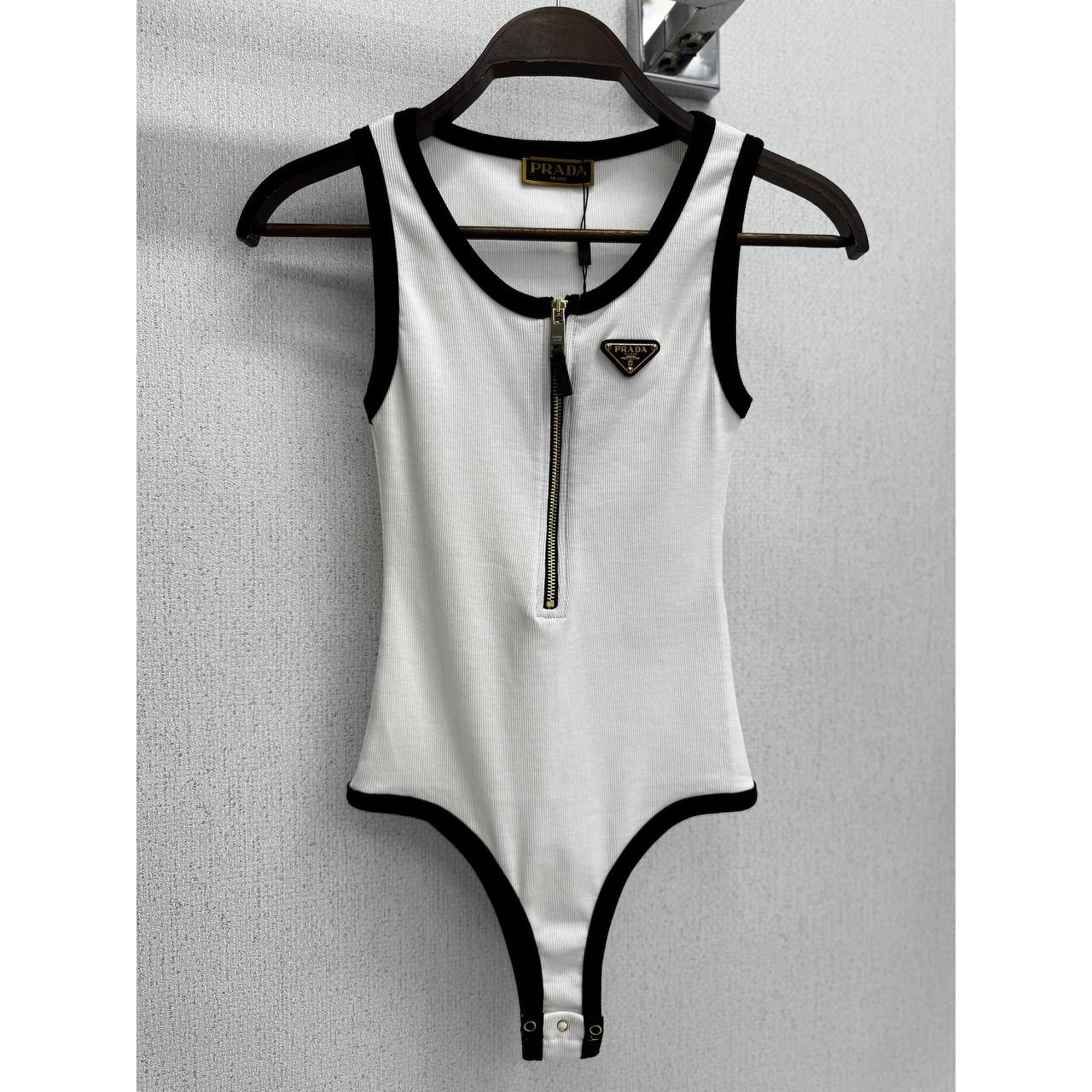 Women Cotton Zipper Body in Black and White